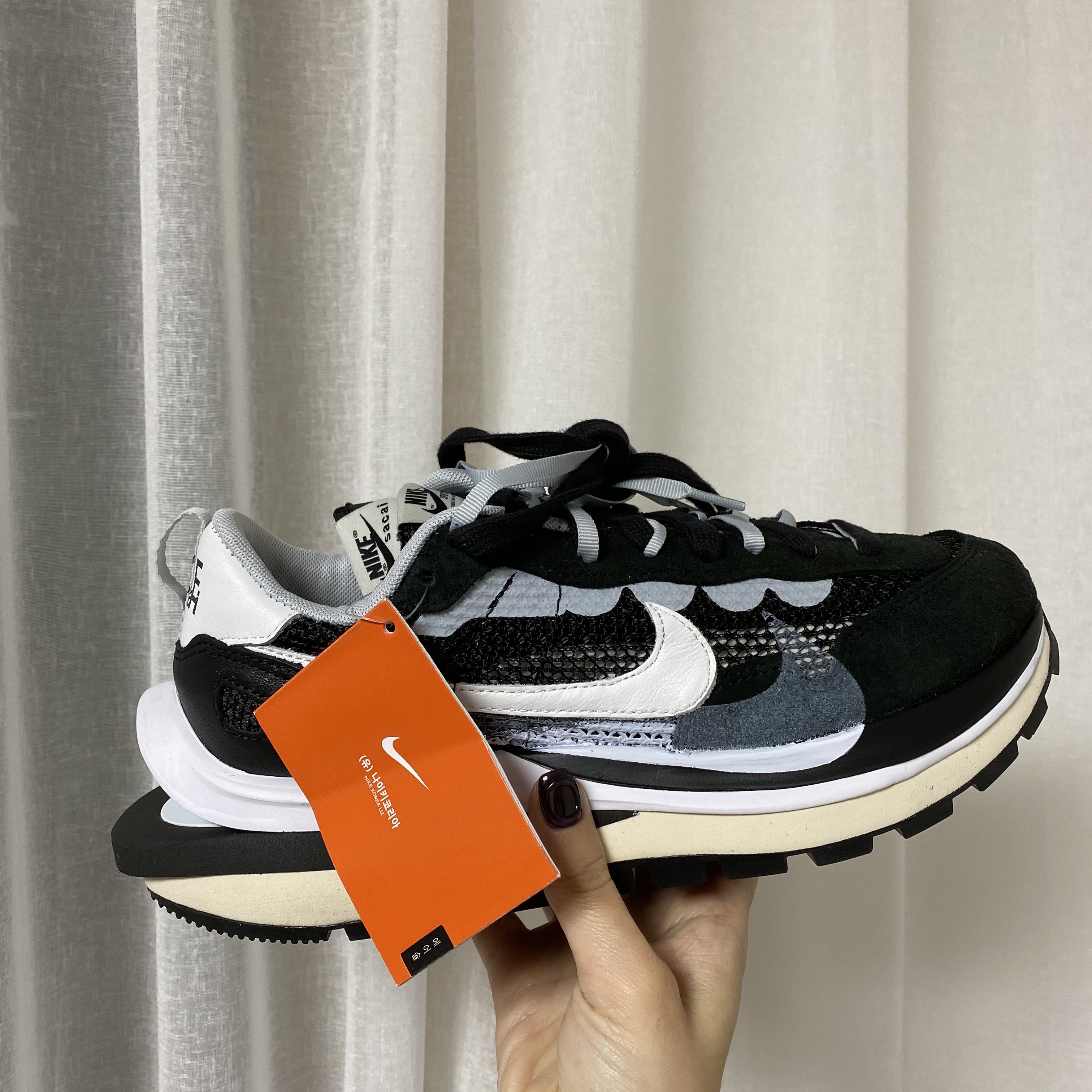 Nike x Sacai VaporWaffle Black White 착용 스타일