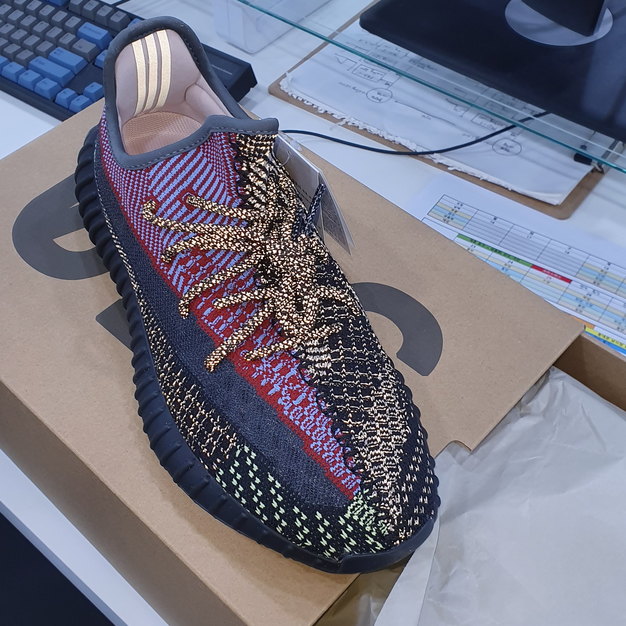 Adidas Yeezy Boost 350 V2 Yecheil - Reflective 착용 스타일 - 2