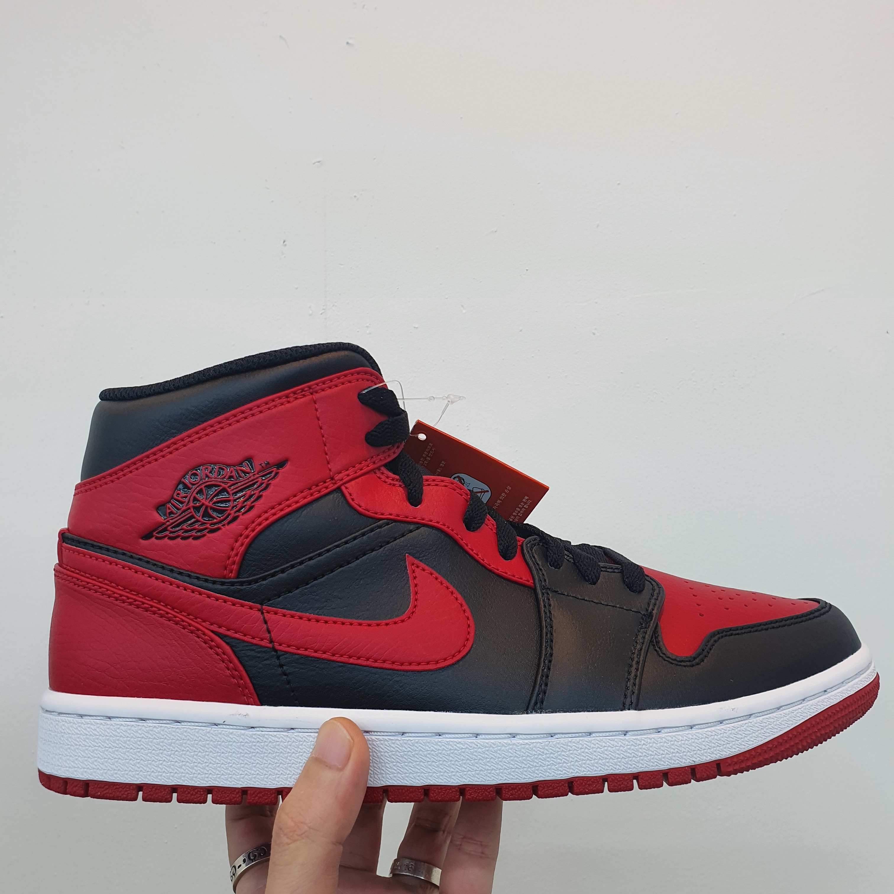 Jordan 1 Mid Bred Banned 2020 착용 스타일