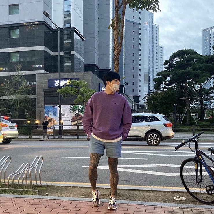 (W) New Balance 327 Purple Black 착용 스타일
