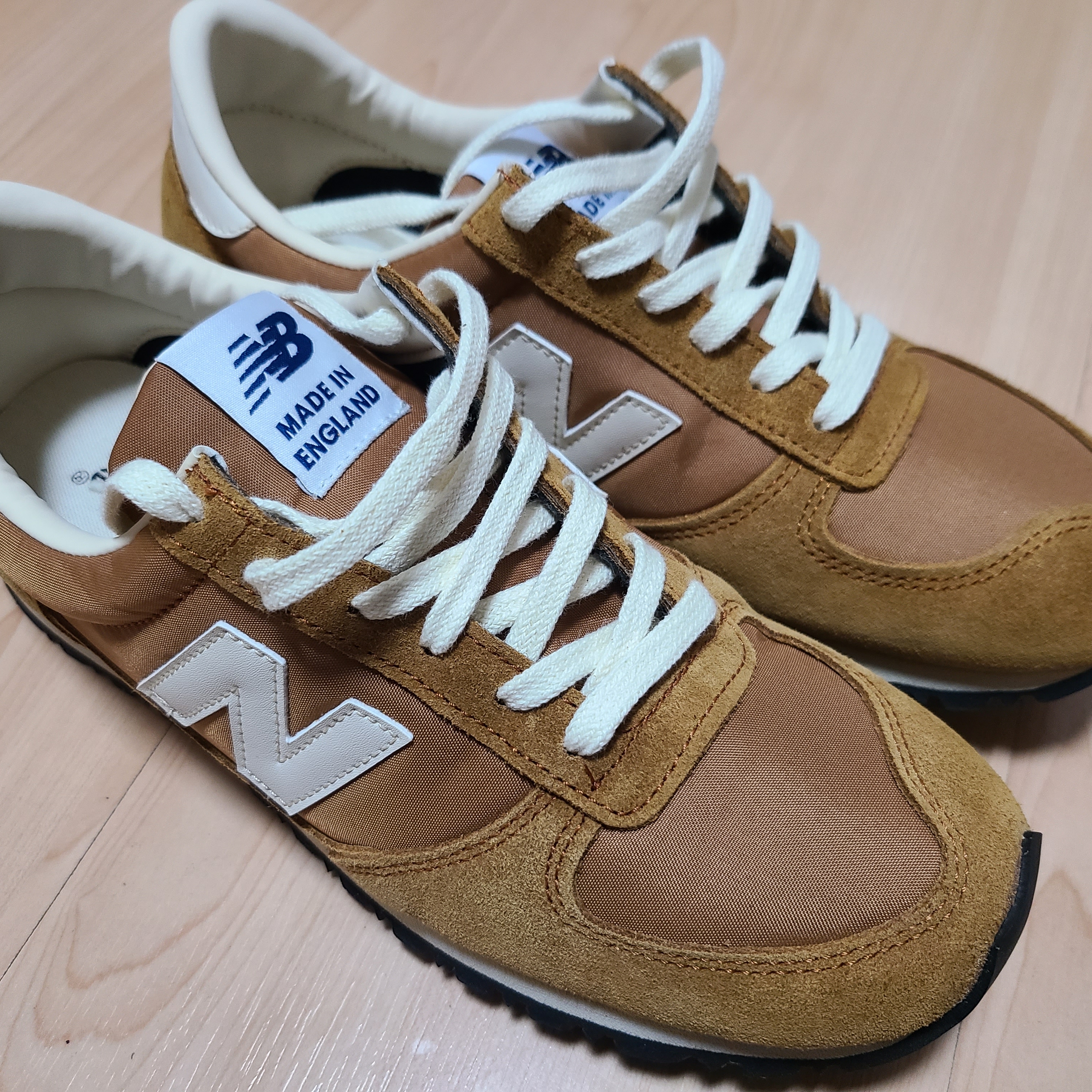 New Balance 1400 Made in USA Navy, New Balance National Class Made in UK Tan 착용 스타일 - 5