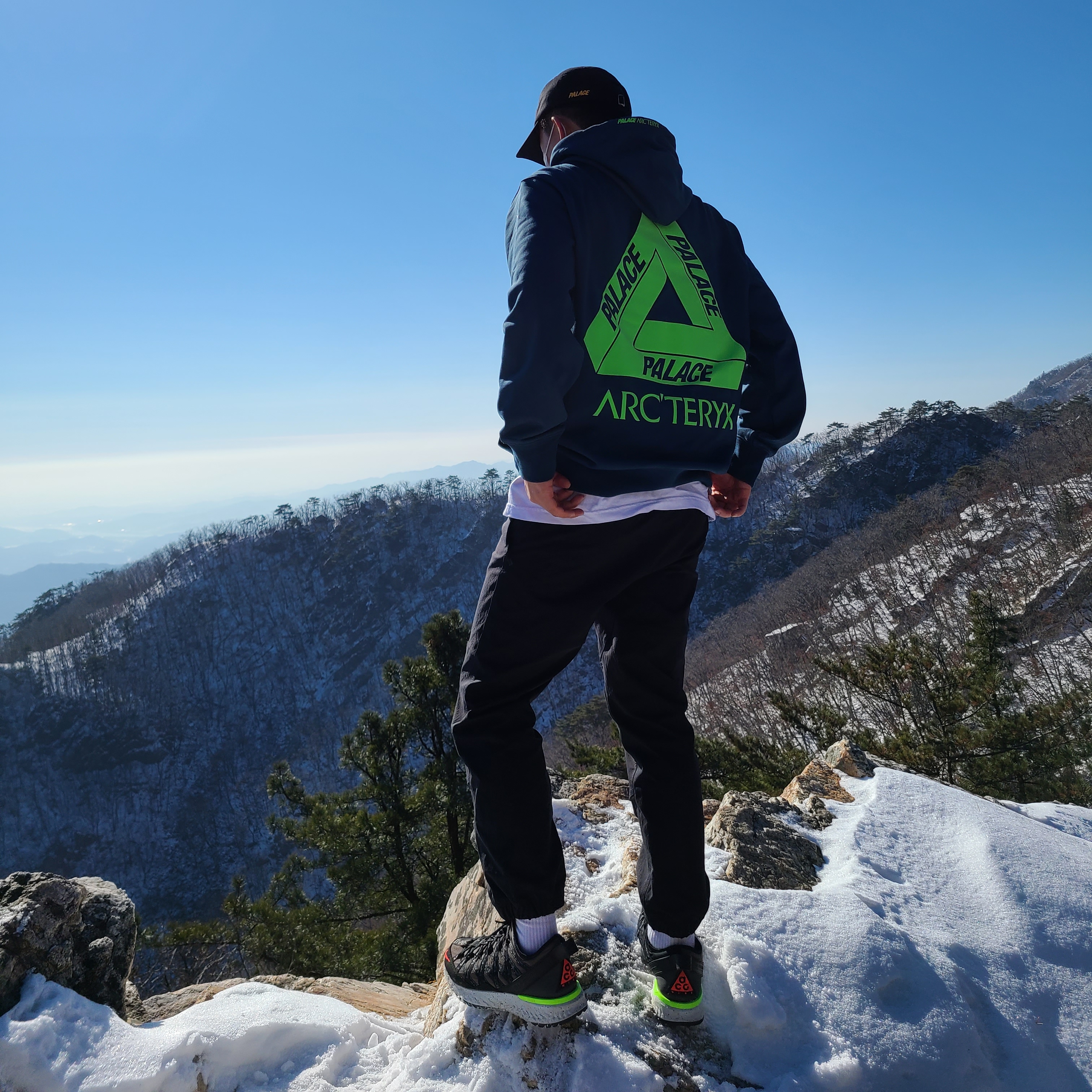 Nike ACG React Terra Gobe Ridgerock, Palace x Arc'teryx 6-Panel Black - 20FW 착용 스타일 - 2