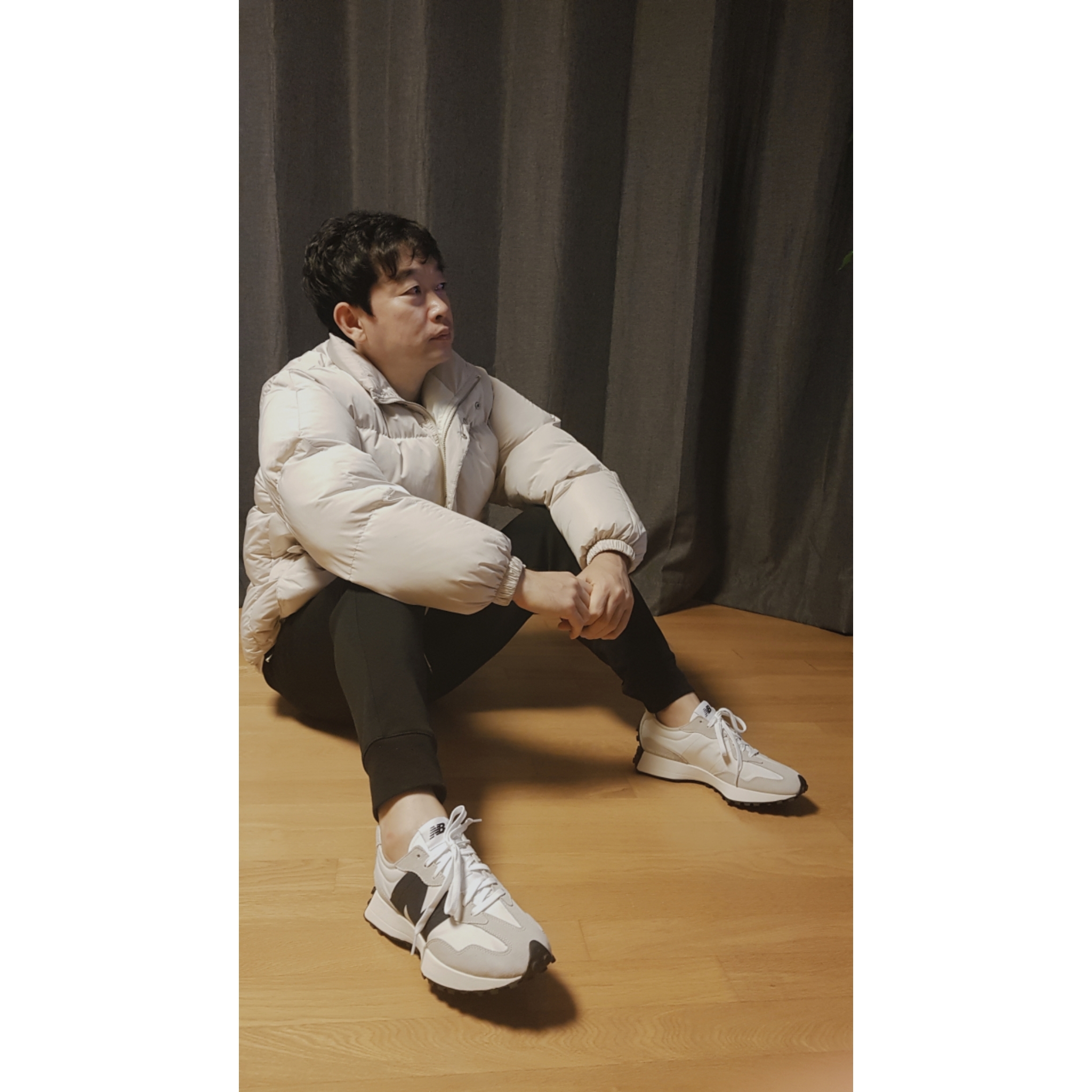 New Balance 327 White Black 착용 스타일 - 2