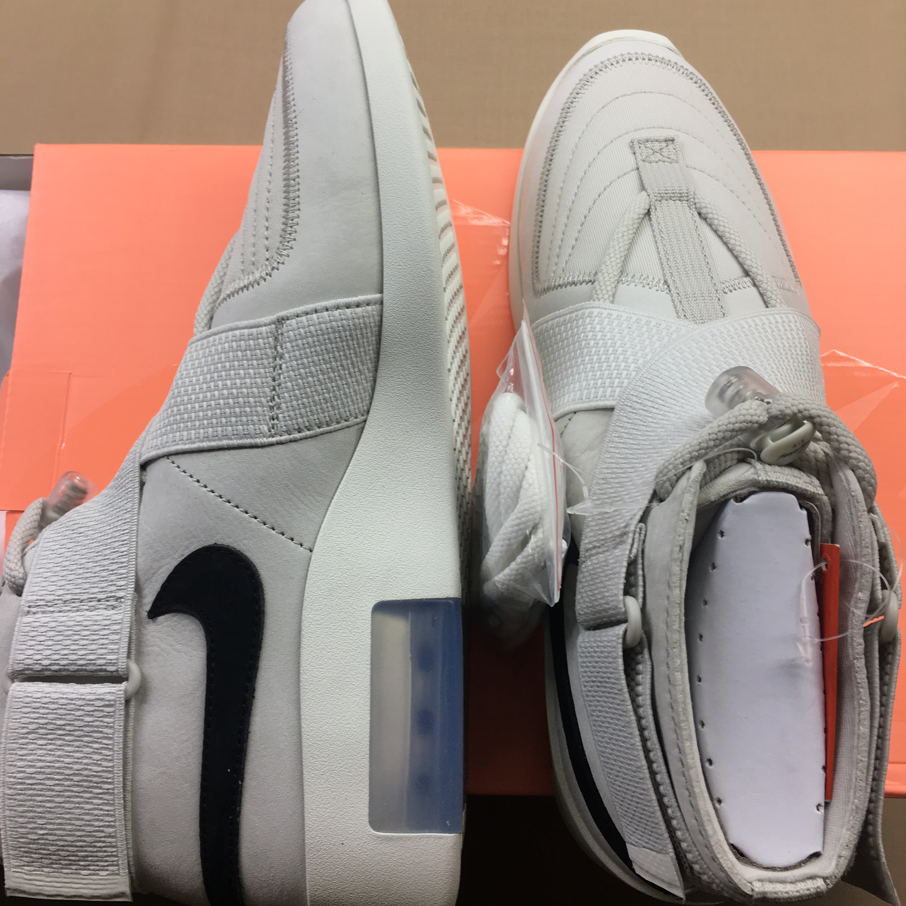 Nike x Fear of God Air Fear of God Raid Light Bone 착용 스타일