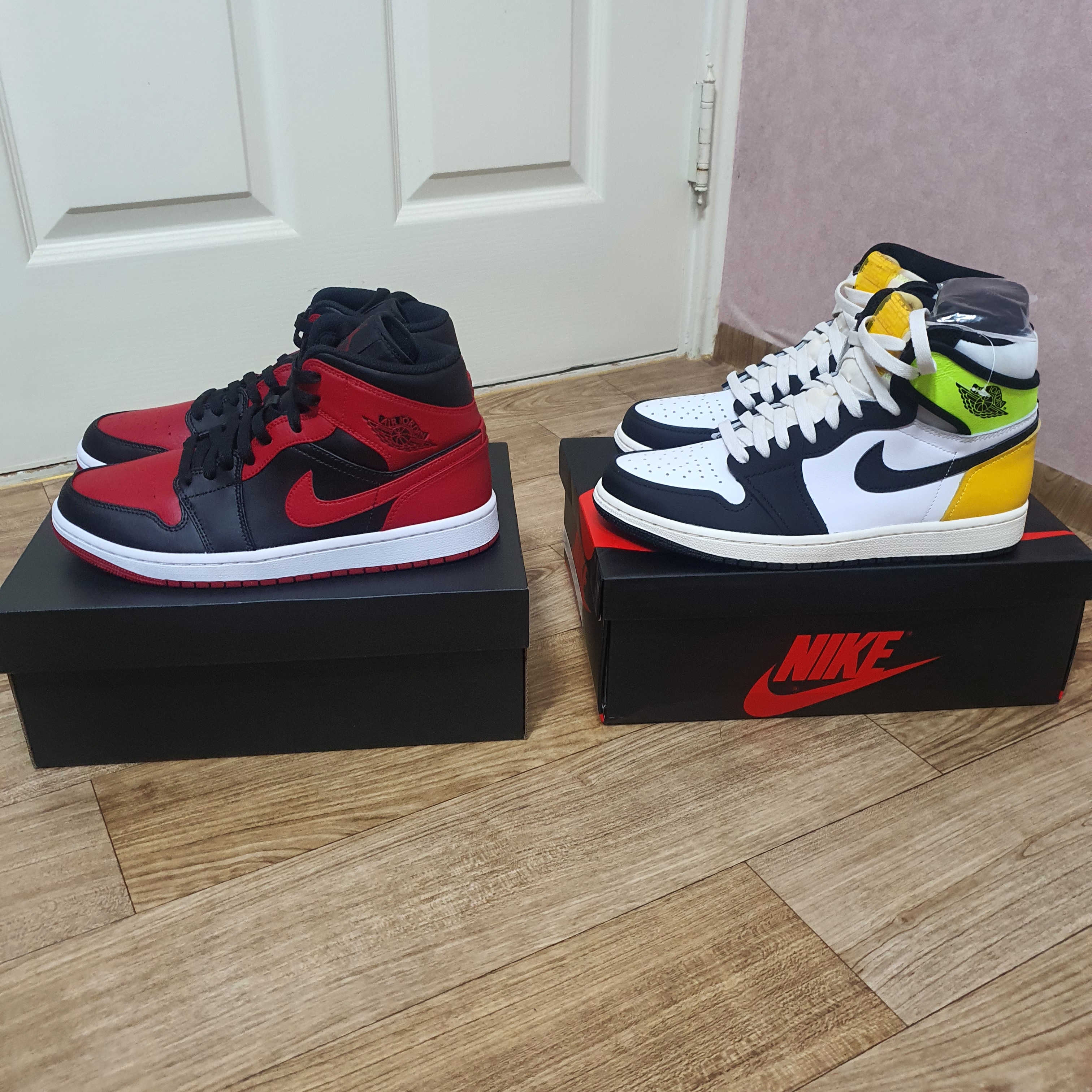 Jordan 1 Retro High OG Volt Gold, Jordan 1 Mid Bred Banned 2020 착용 스타일