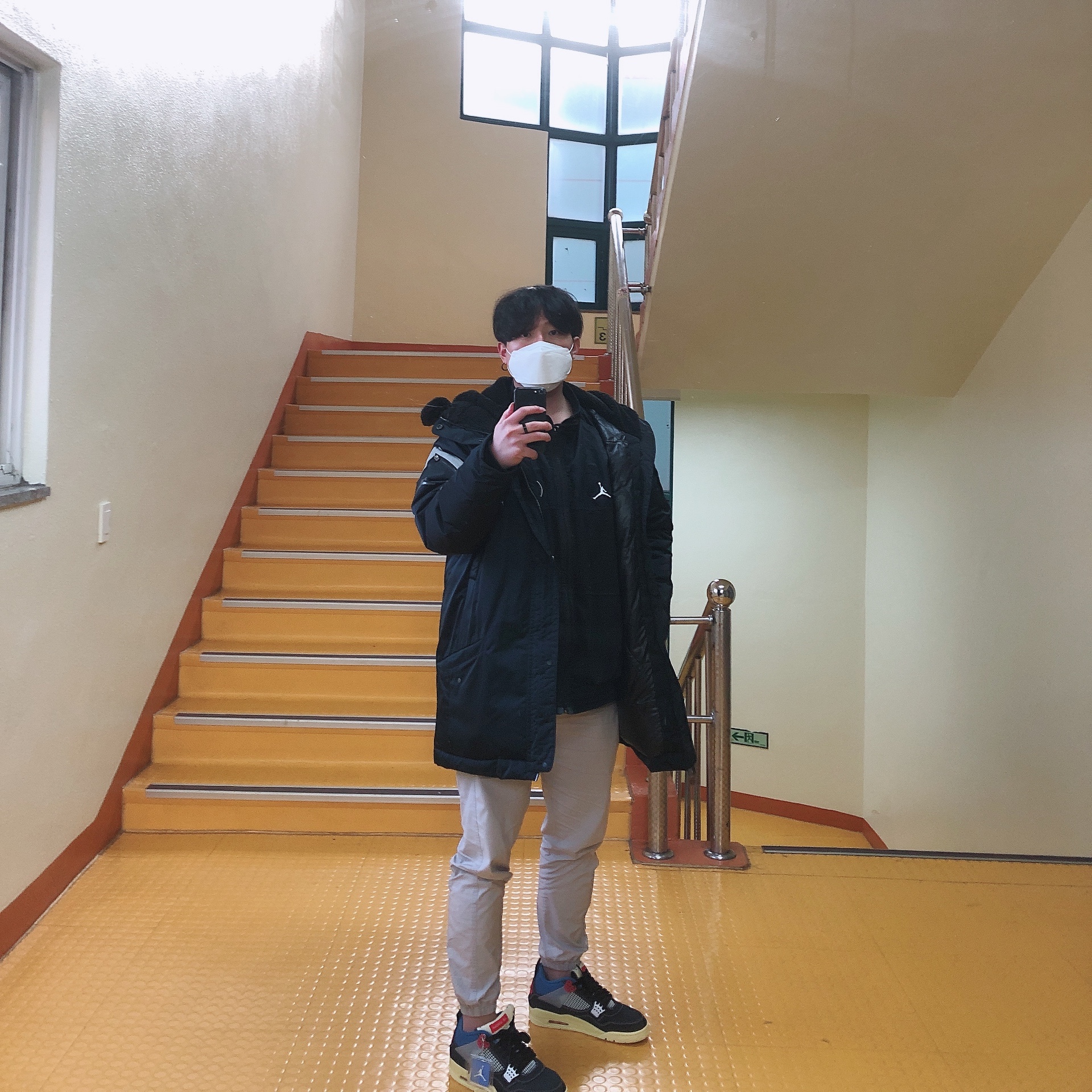 Jordan 4 x Union Retro Off Noir 착용 스타일