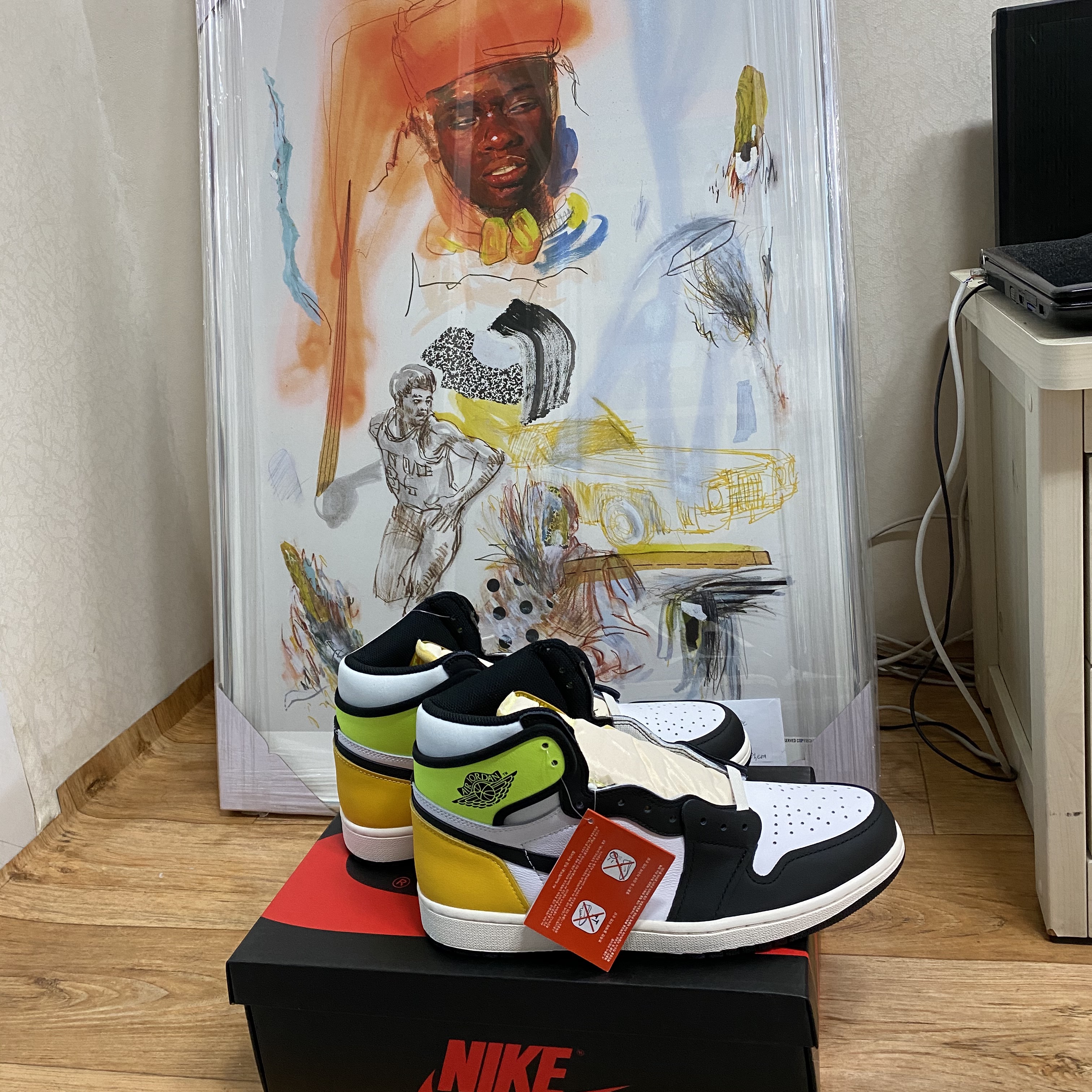 Jordan 1 Retro High OG Volt Gold 착용 스타일