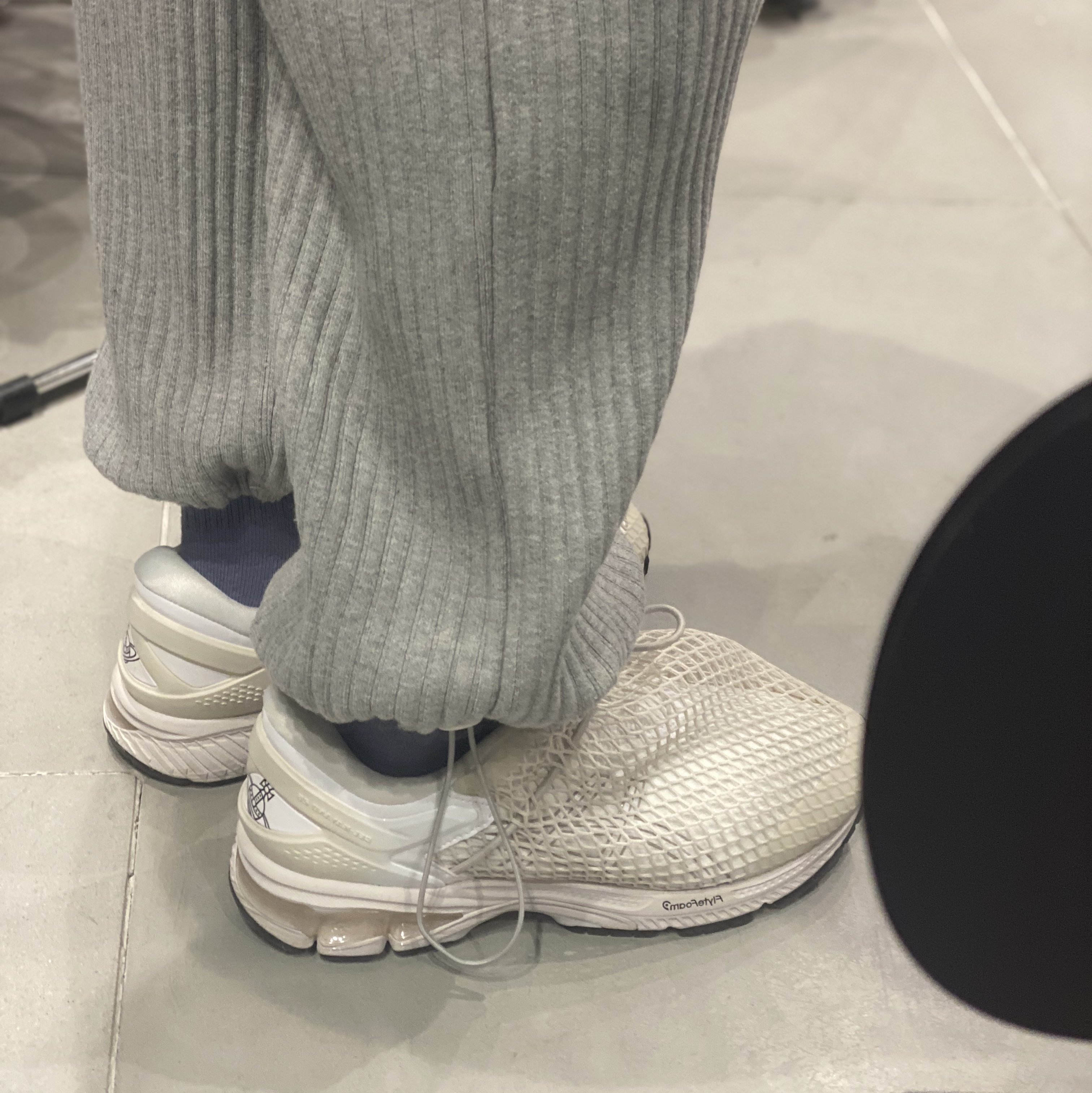 Asics x Vivienne Westwood Gel-Kayano 26 Birch White 착용 스타일