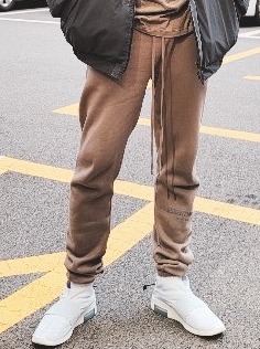 Nike x Fear of God Air Fear of God Moccasin Pure Platinum, Essentials Sweatpants Taupe - 20FW 착용 스타일