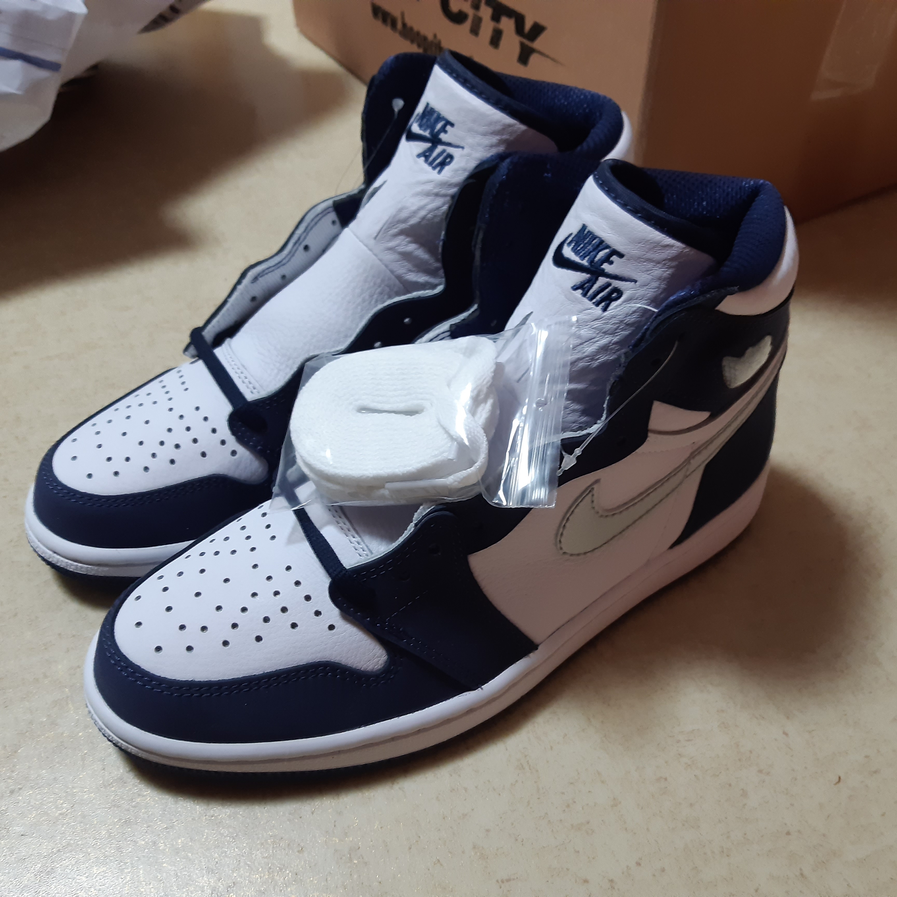 Jordan 1 Retro High OG CO.JP Midnight Navy 착용 스타일