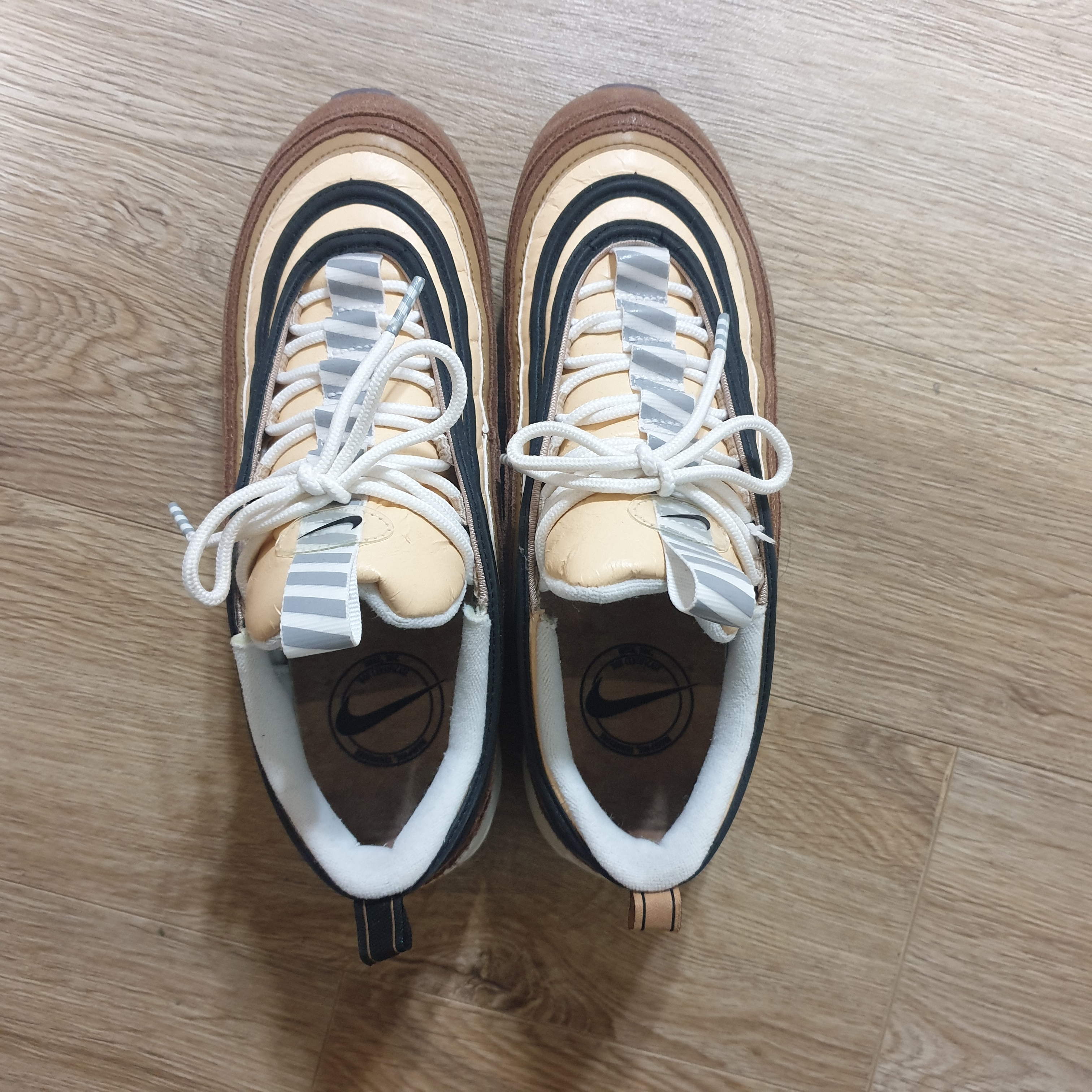 Nike Air Max 97 Shipping Box Ale Brown 착용 스타일 - 2