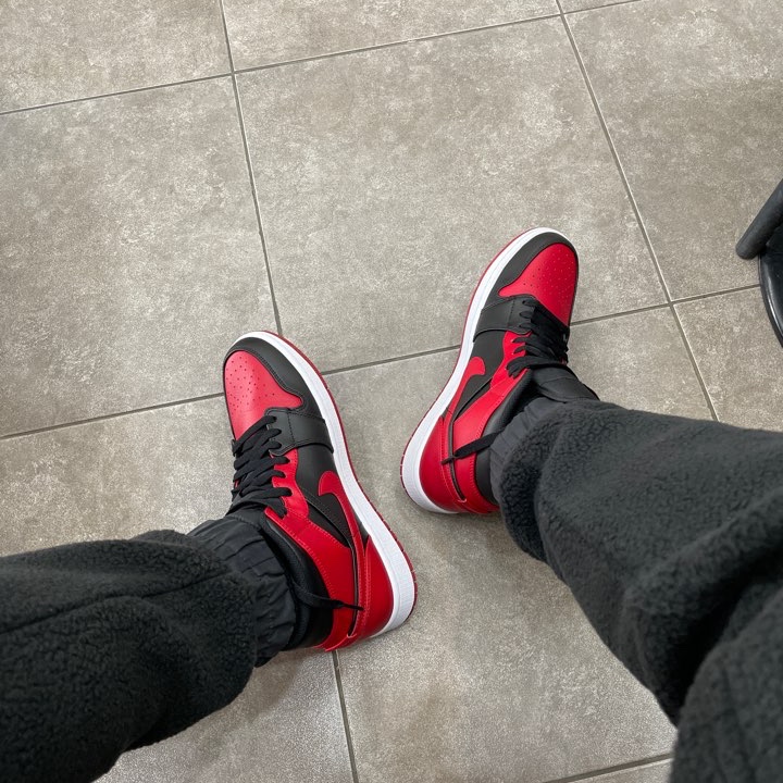 Jordan 1 Mid Bred Banned 2020 착용 스타일 - 2