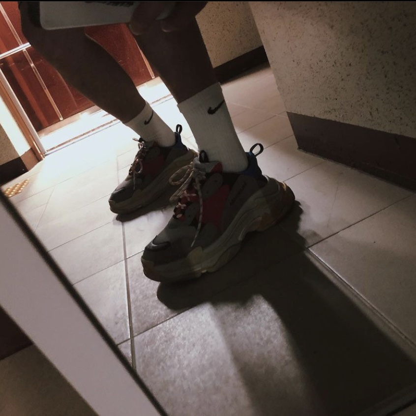 Balenciaga Triple S Grey Red Blue 2018 Reissue 착용 스타일
