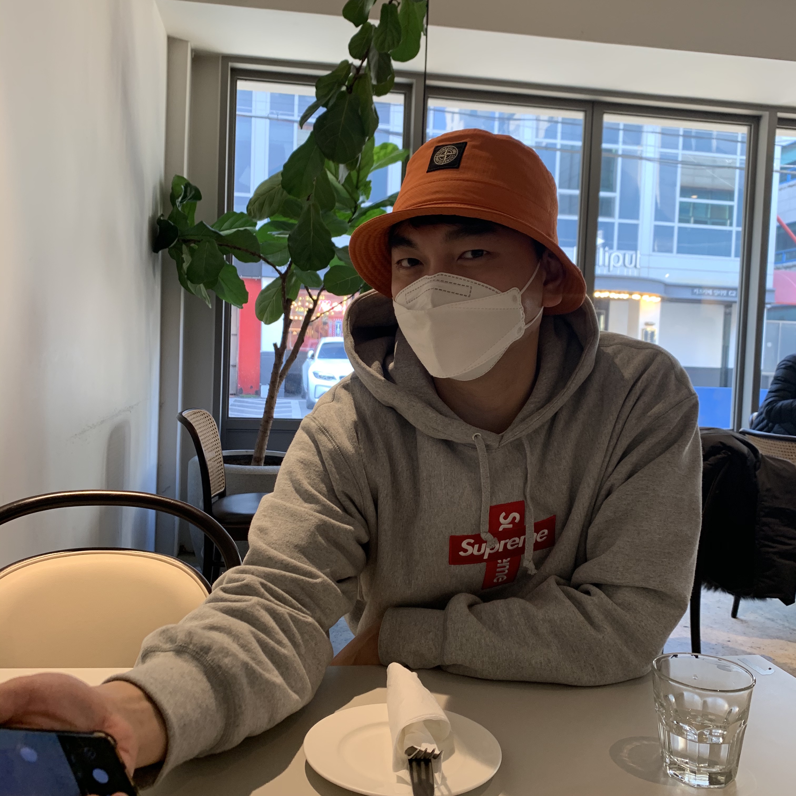 Supreme Cross Box Logo Hooded Sweatshirt Heather Grey - 20FW 착용 스타일 - 2