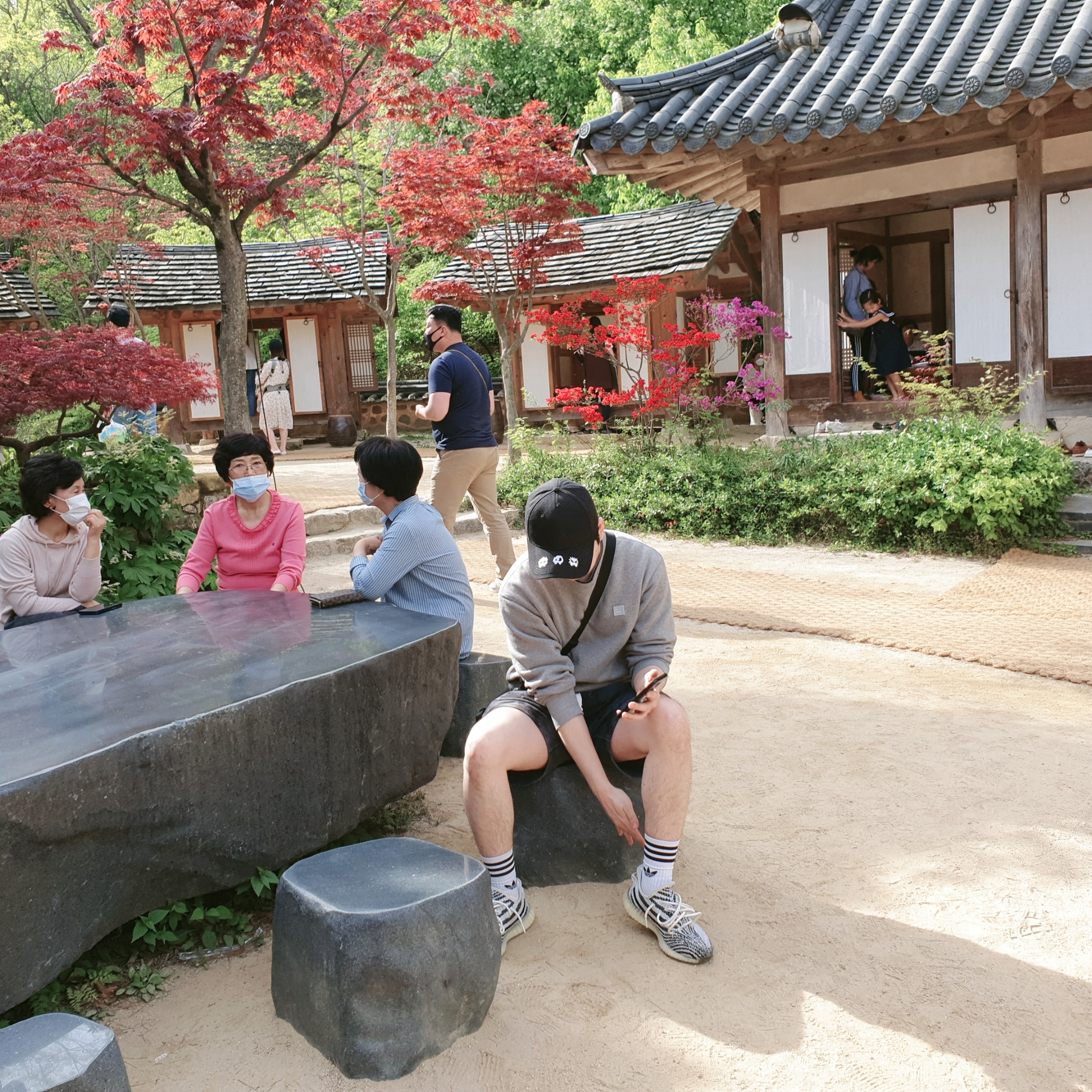 Adidas Yeezy Boost 350 V2 Zebra 2017/2019/2020 착용 스타일