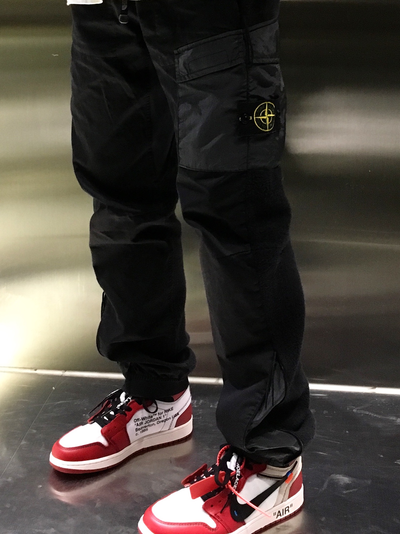 Jordan 1 x Off-White Retro High Chicago The Ten 착용 스타일 - 2