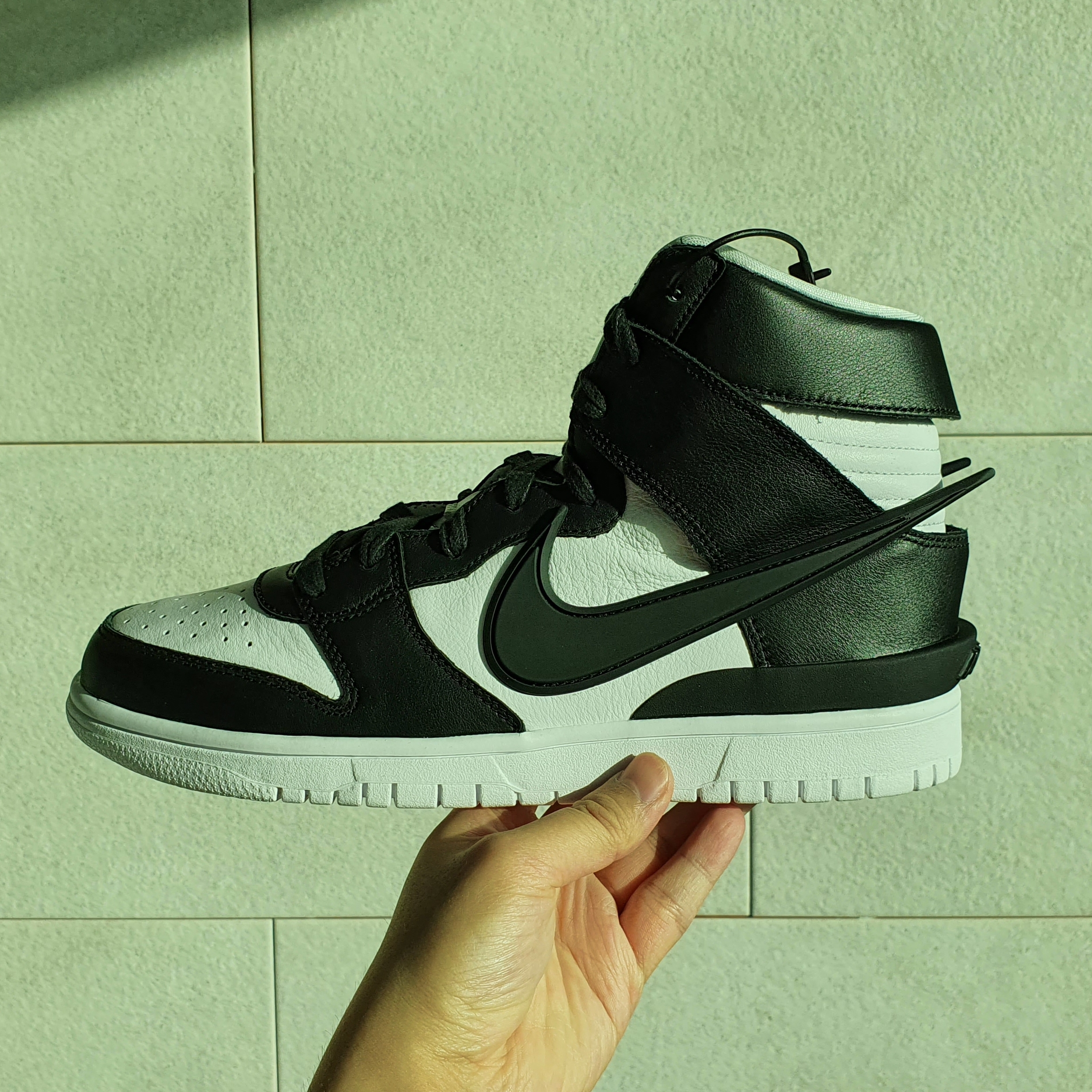 Nike x Ambush Dunk High Black 착용 스타일 - 2
