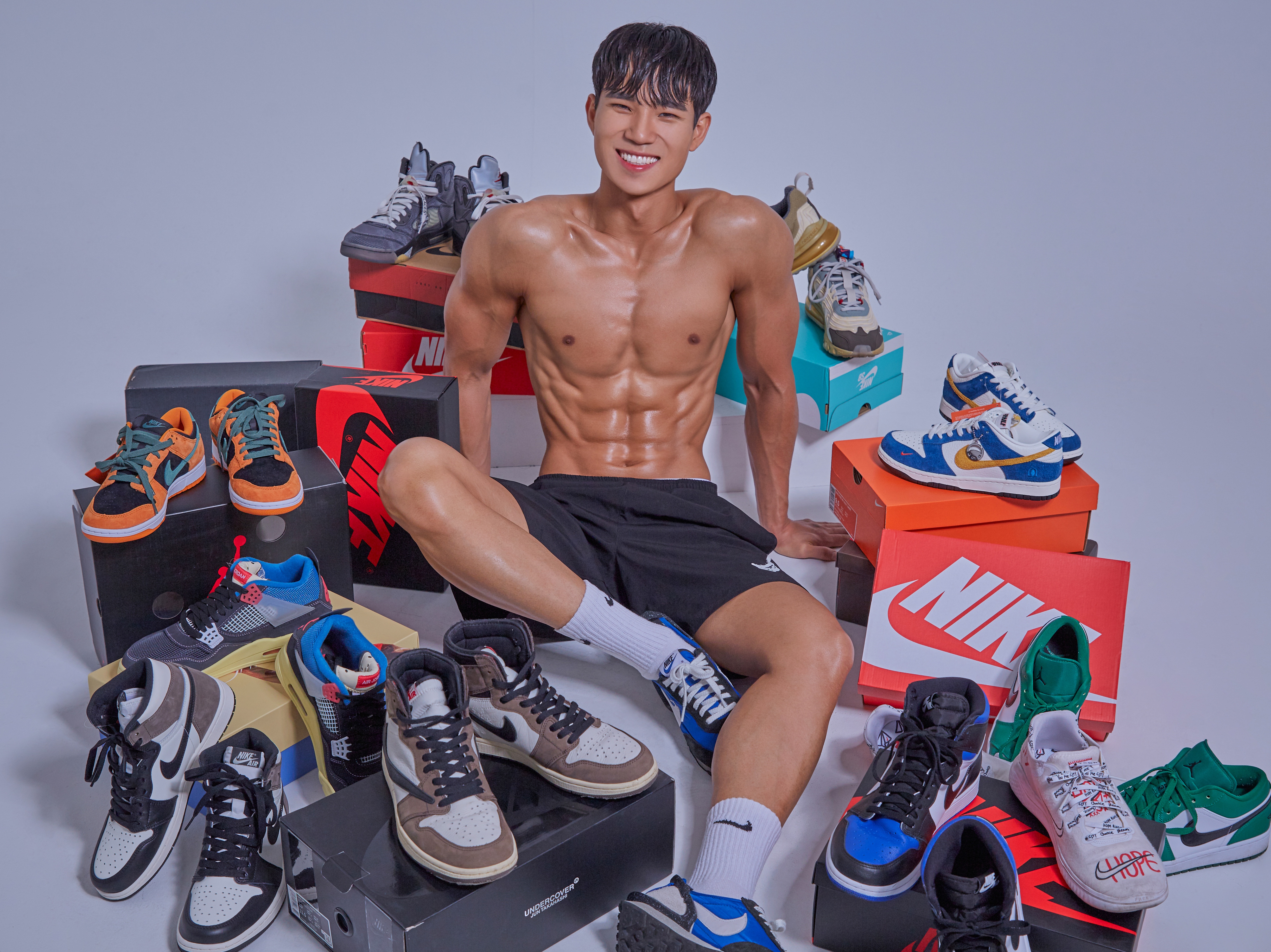 Jordan 1 x Travis Scott Retro High OG SP Mocha, Nike x Kasina Dunk Low 80's Bus 착용 스타일