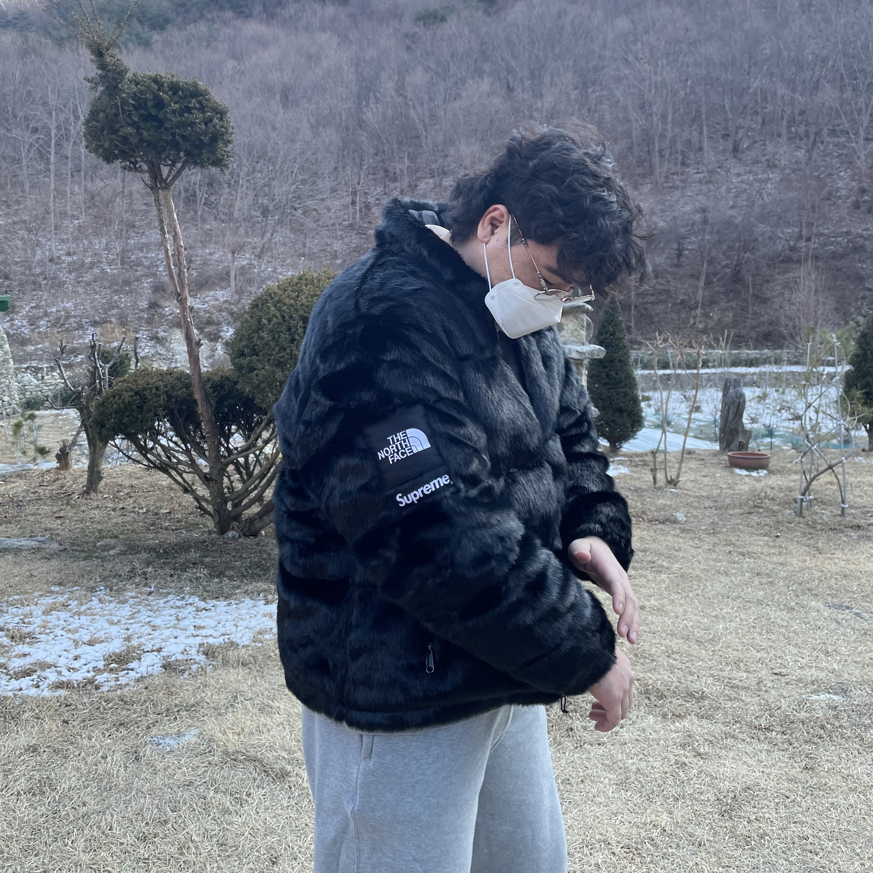 Supreme x The North Face Faux Fur Nuptse Jacket Black - 20FW 착용 스타일