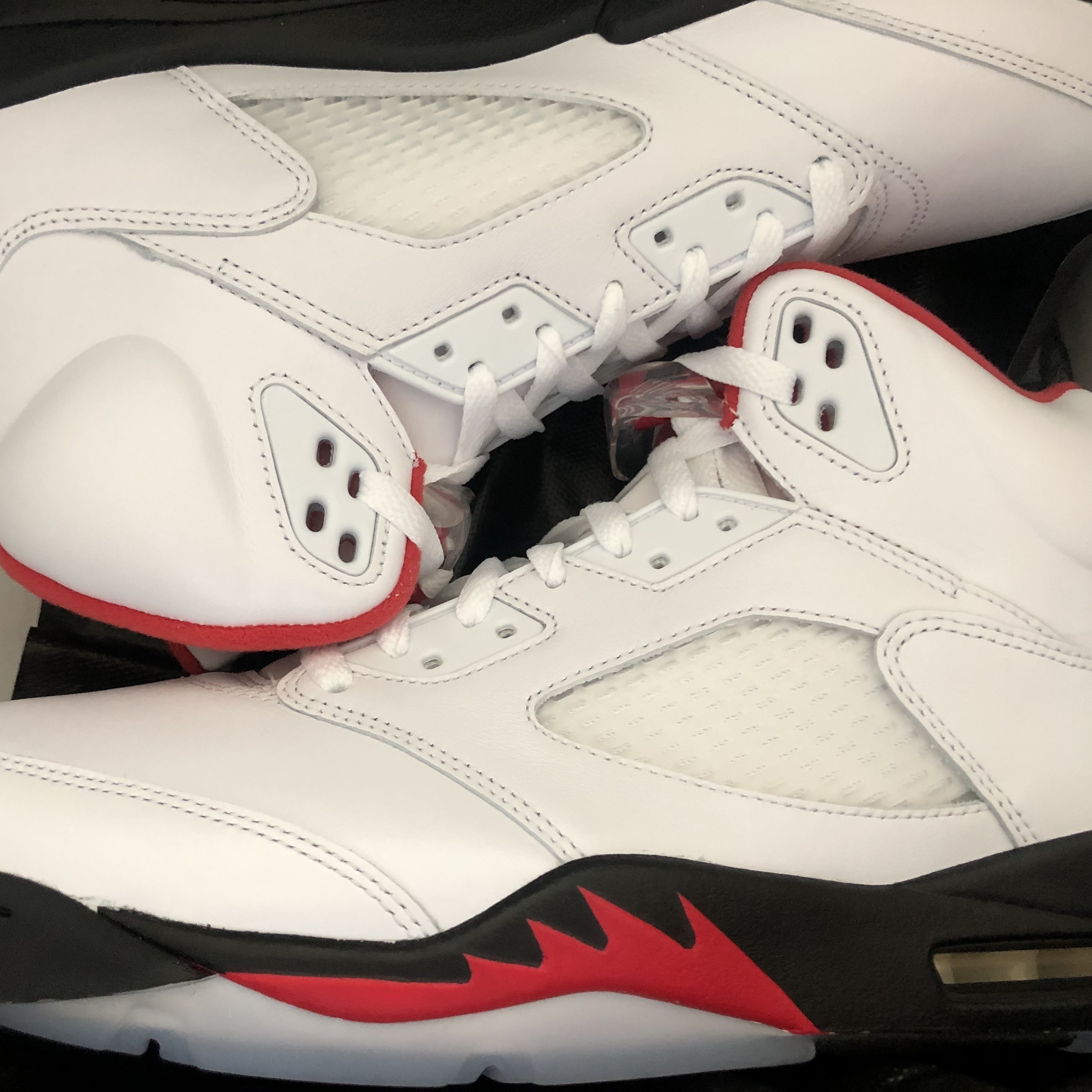 Jordan 5 Retro Fire Red Silver Tongue 2020 착용 스타일