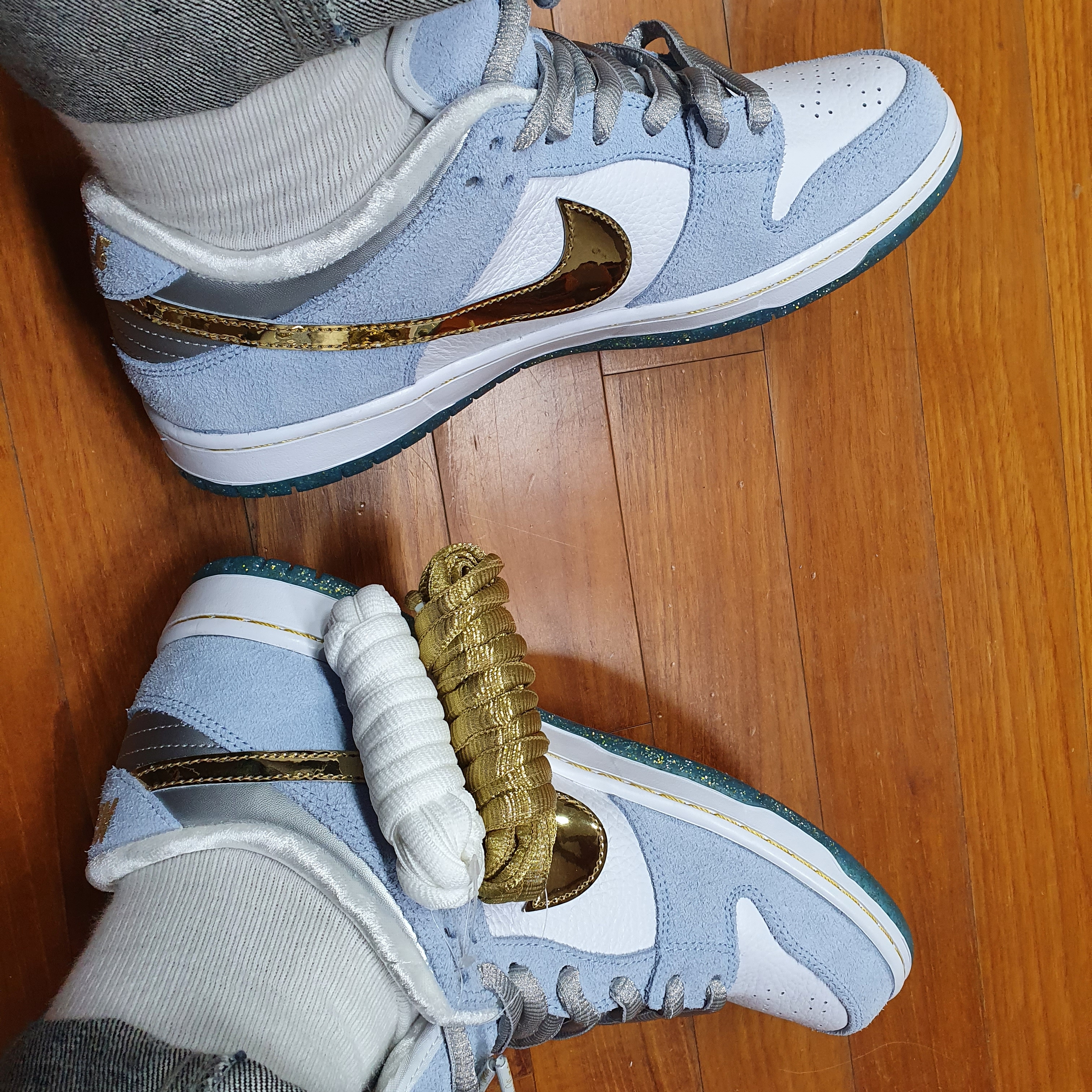 Nike x Sean Cliver SB Dunk Low Holiday Special 착용 스타일