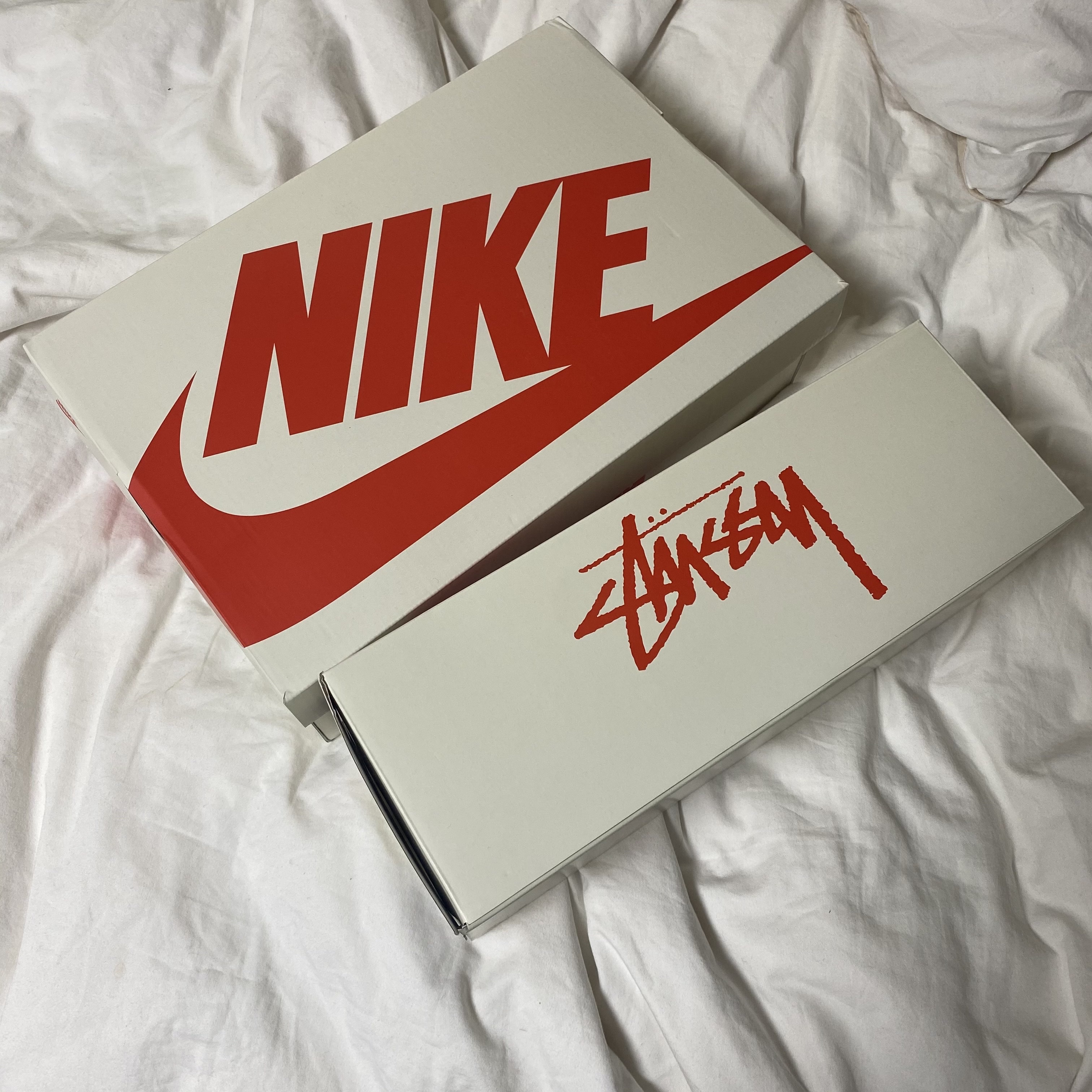 Nike x Stussy Air Force 1 Low Fossil 착용 스타일 - 3