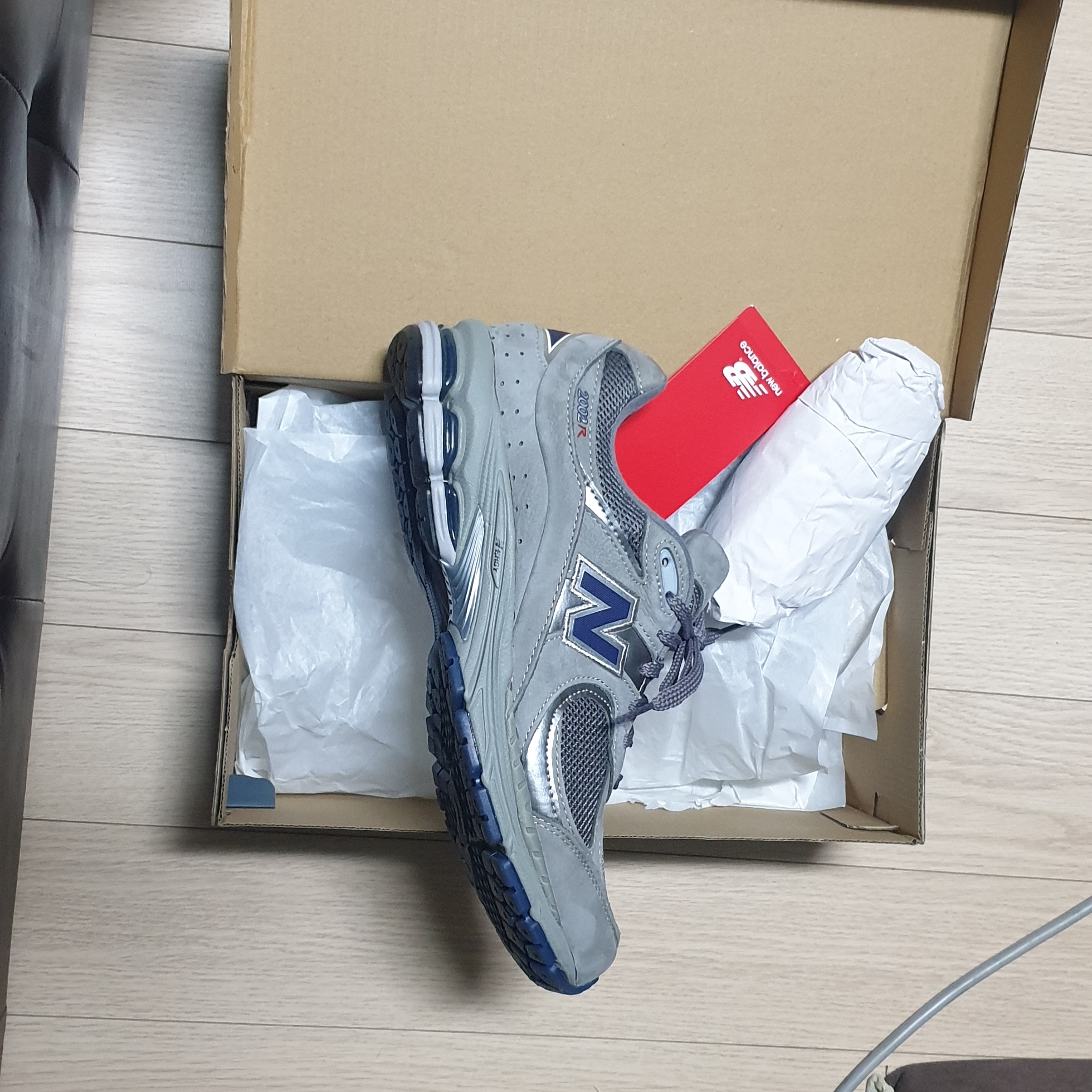 New Balance 2002R Gray 착용 스타일 - 1