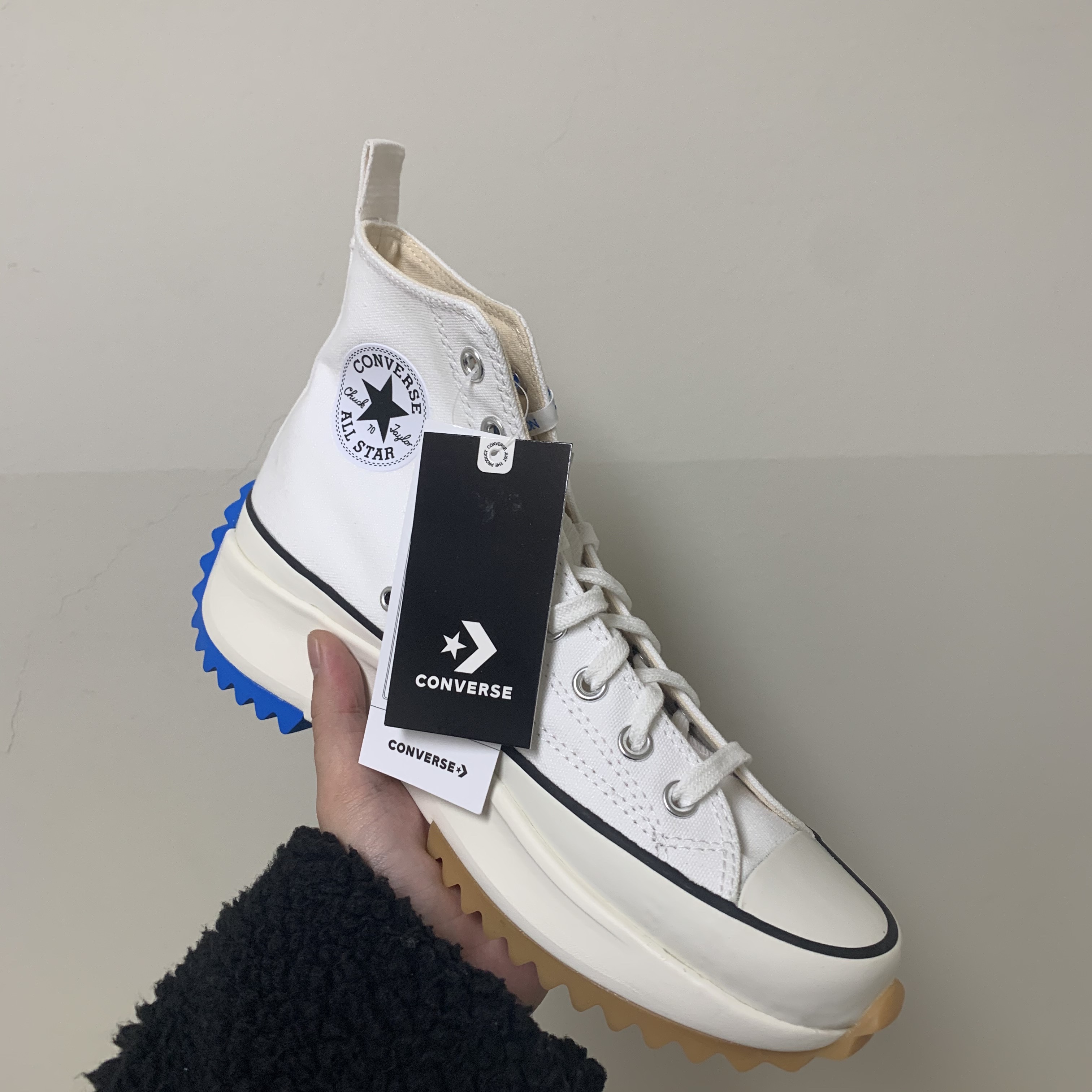 Converse x JW Anderson Run Star Hike Hi White 착용 스타일