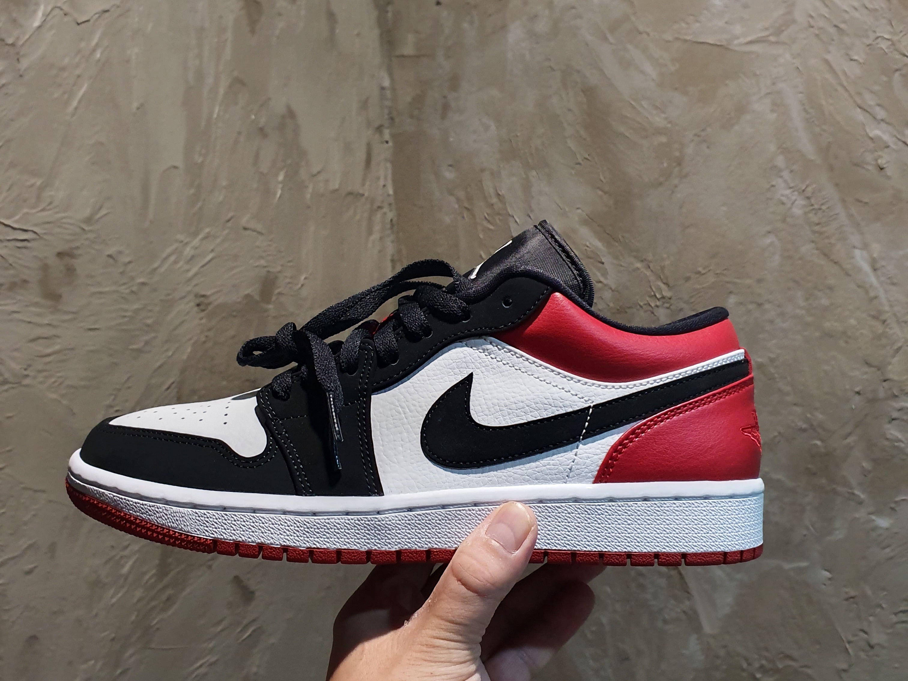 Jordan 1 Low Black Toe, Jordan 1 Low Shattered Backboard 착용 스타일 - 1
