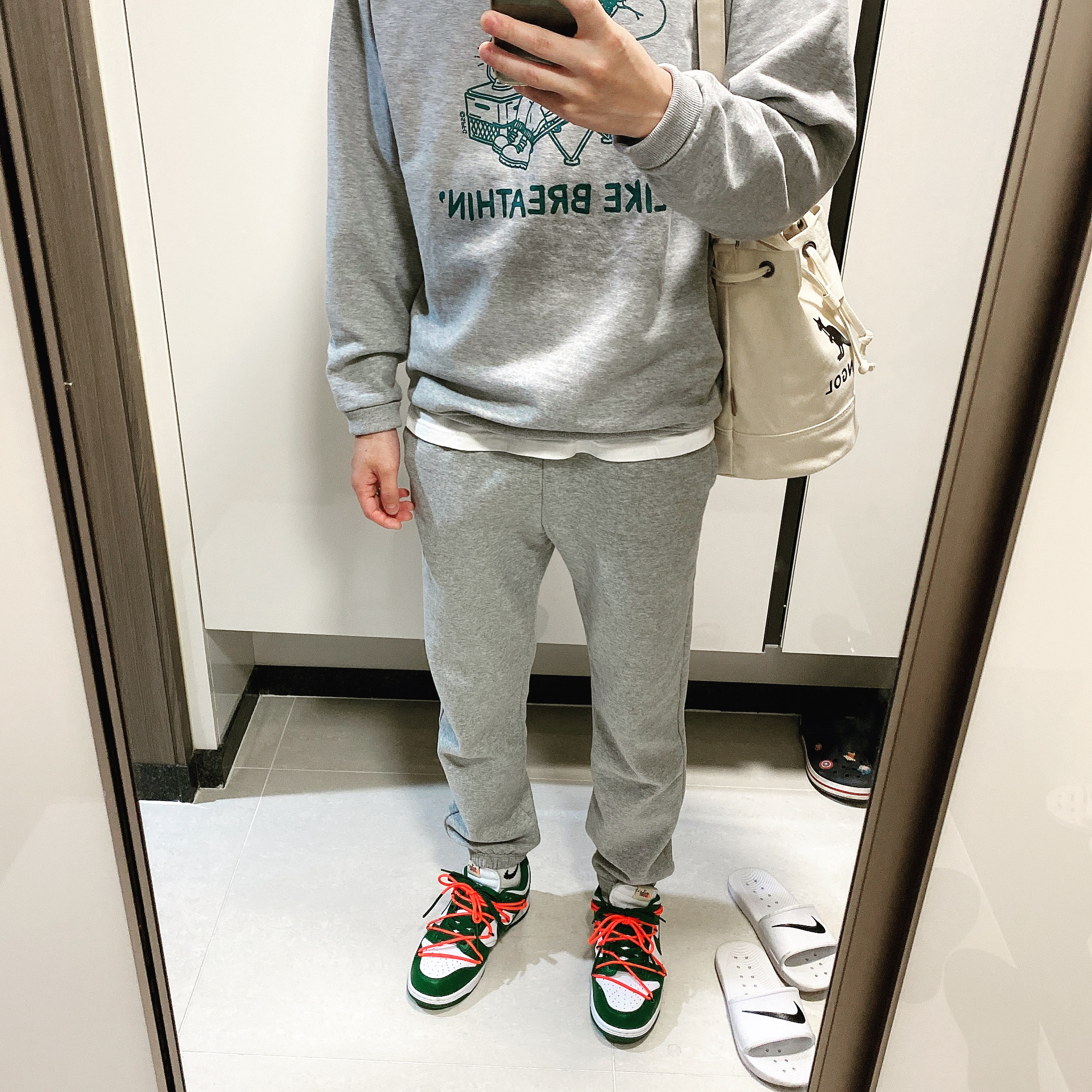 Nike x Off-White Dunk Low Pine Green 착용 스타일