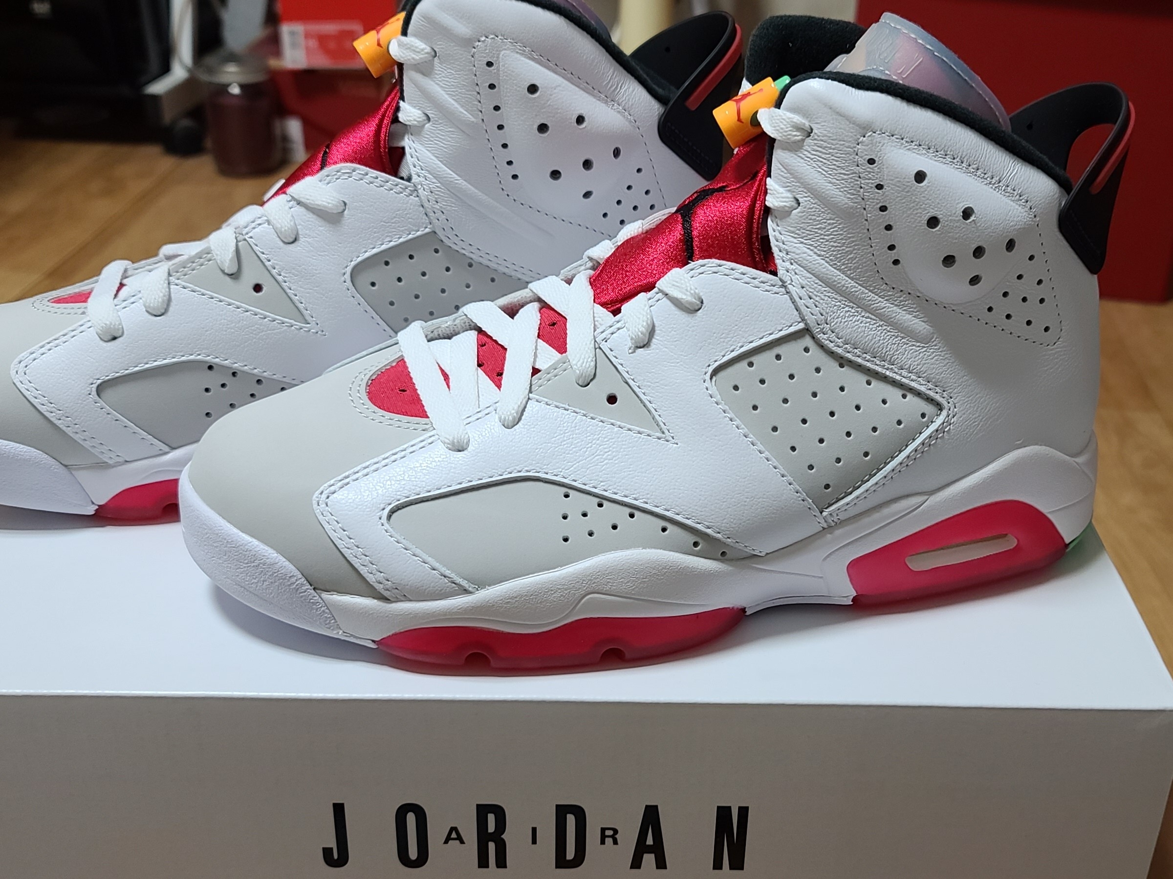 Jordan 6 Retro Hare 착용 스타일