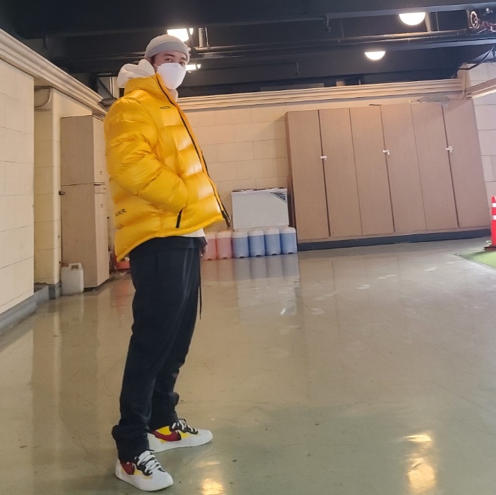 Nike x Fear of God Warm Up Pants Off Noir, Essentials 3D Silicon Applique Pullover Hoodie Buttercream 2020 착용 스타일