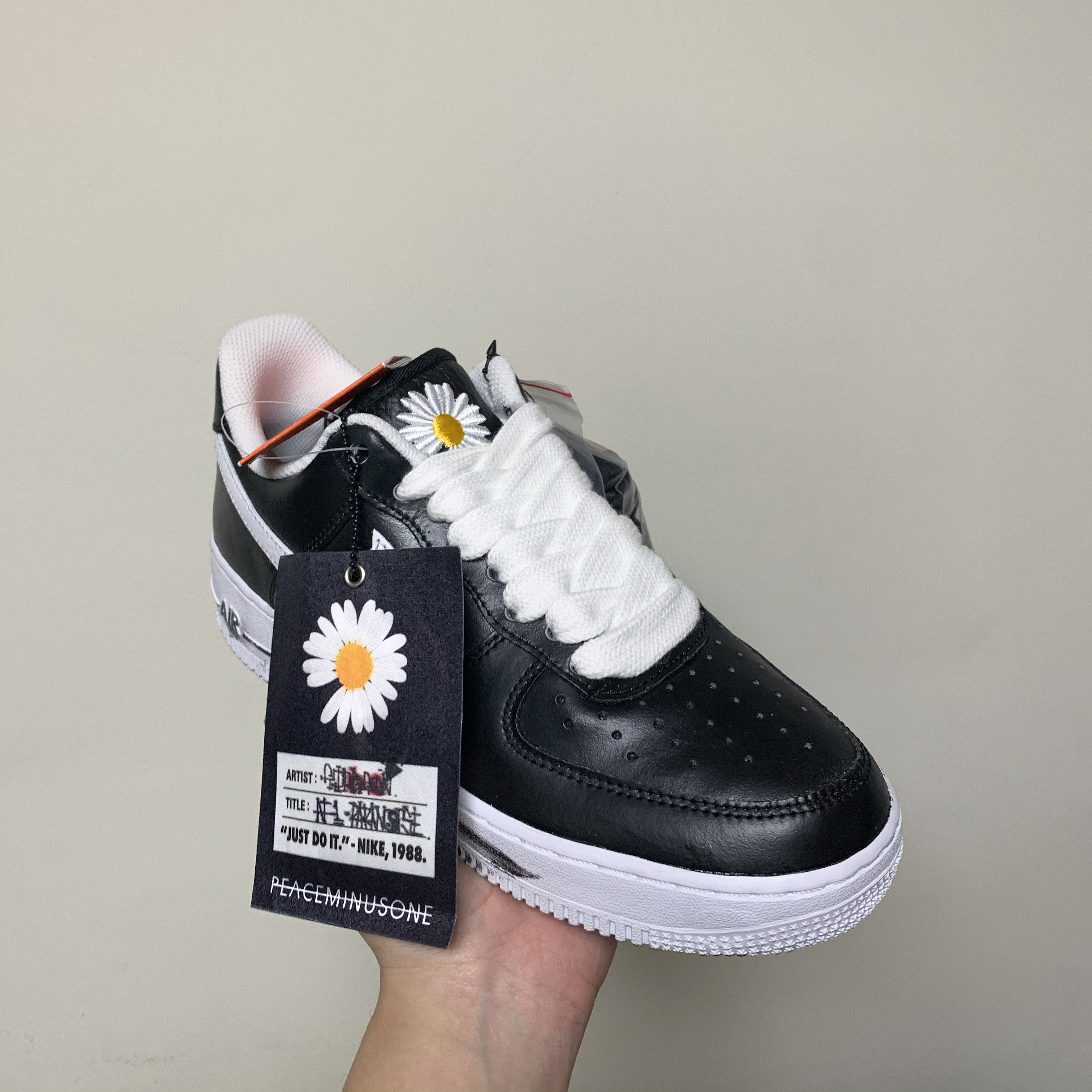 Nike x Peaceminusone Air Force 1 Low Para-Noise 착용 스타일