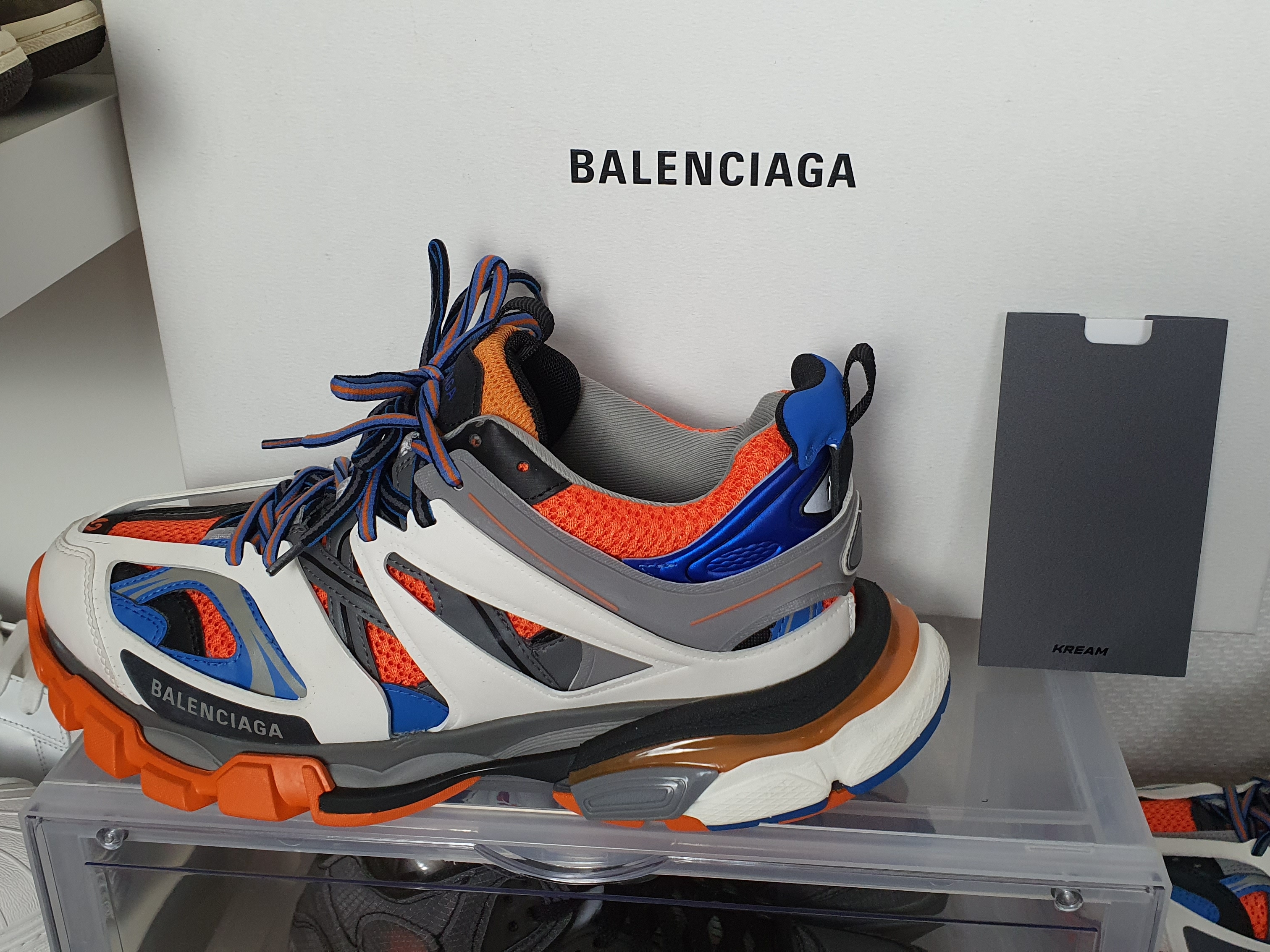 Balenciaga Track Sneakers Orange Grey 착용 스타일 - 1