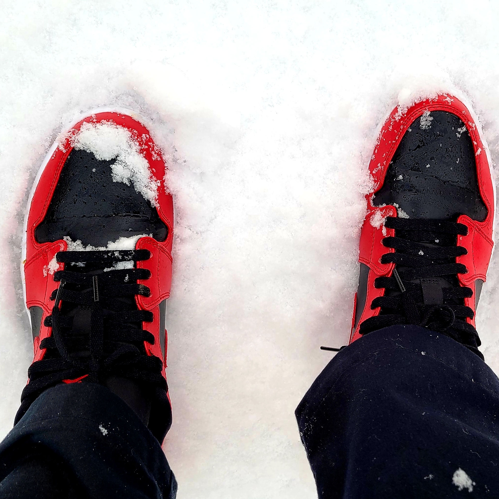 Jordan 1 Low Varsity Red 착용 스타일