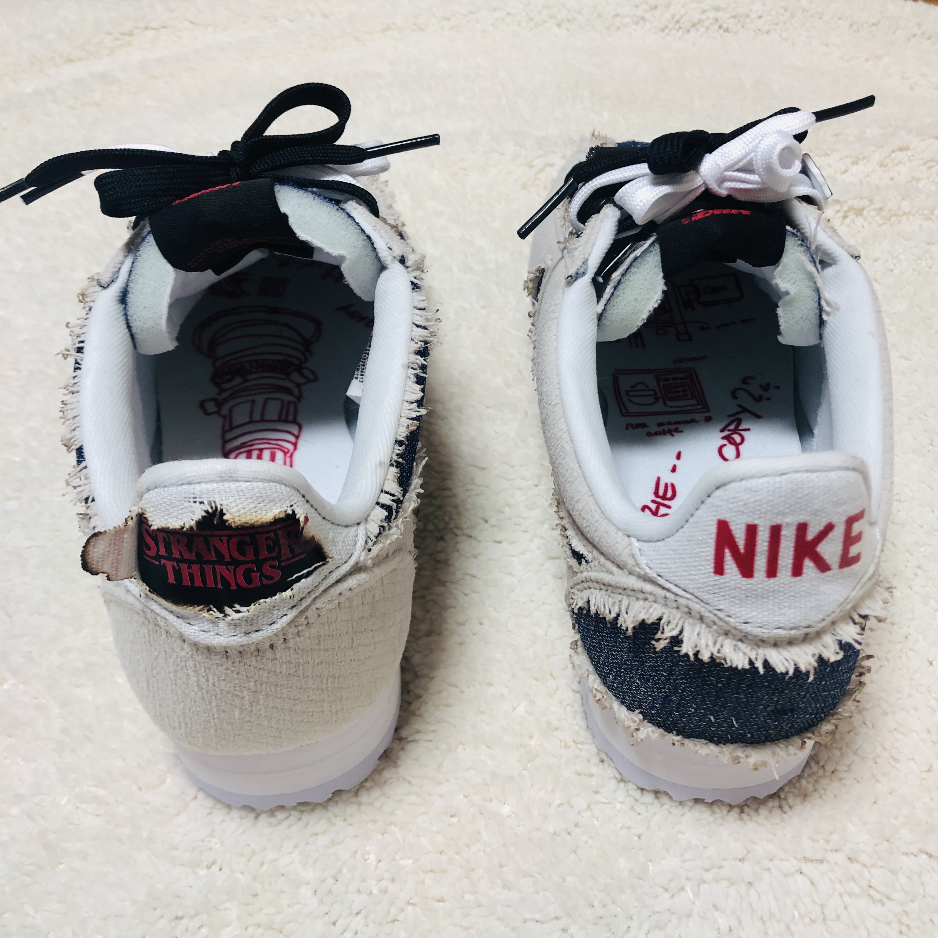 Nike x Stranger Things Classic Cortez Sail Upside Down Pack 착용 스타일 - 3