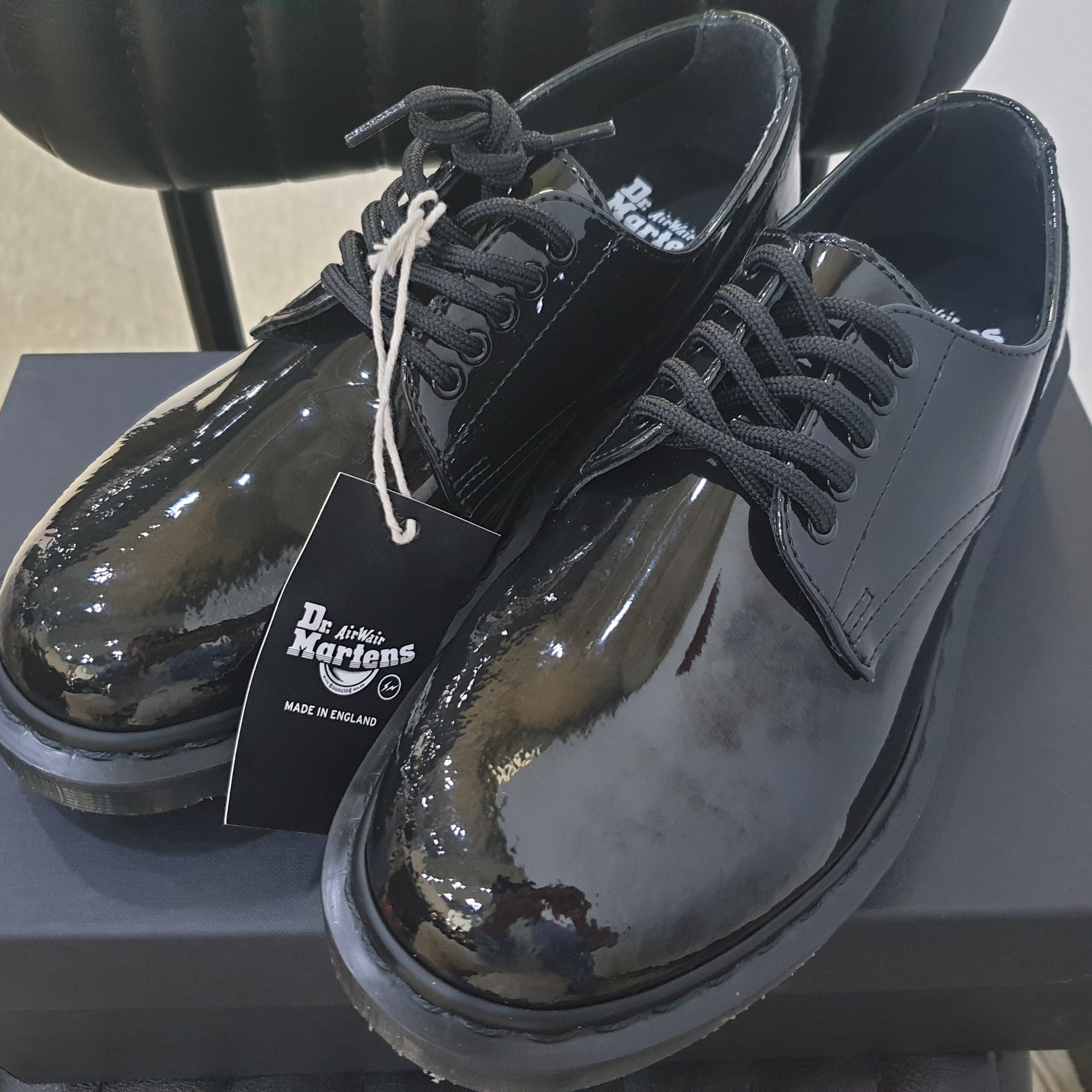 Dr. Martens x Fragment Hollingborn Patent Black 착용 스타일 - 1