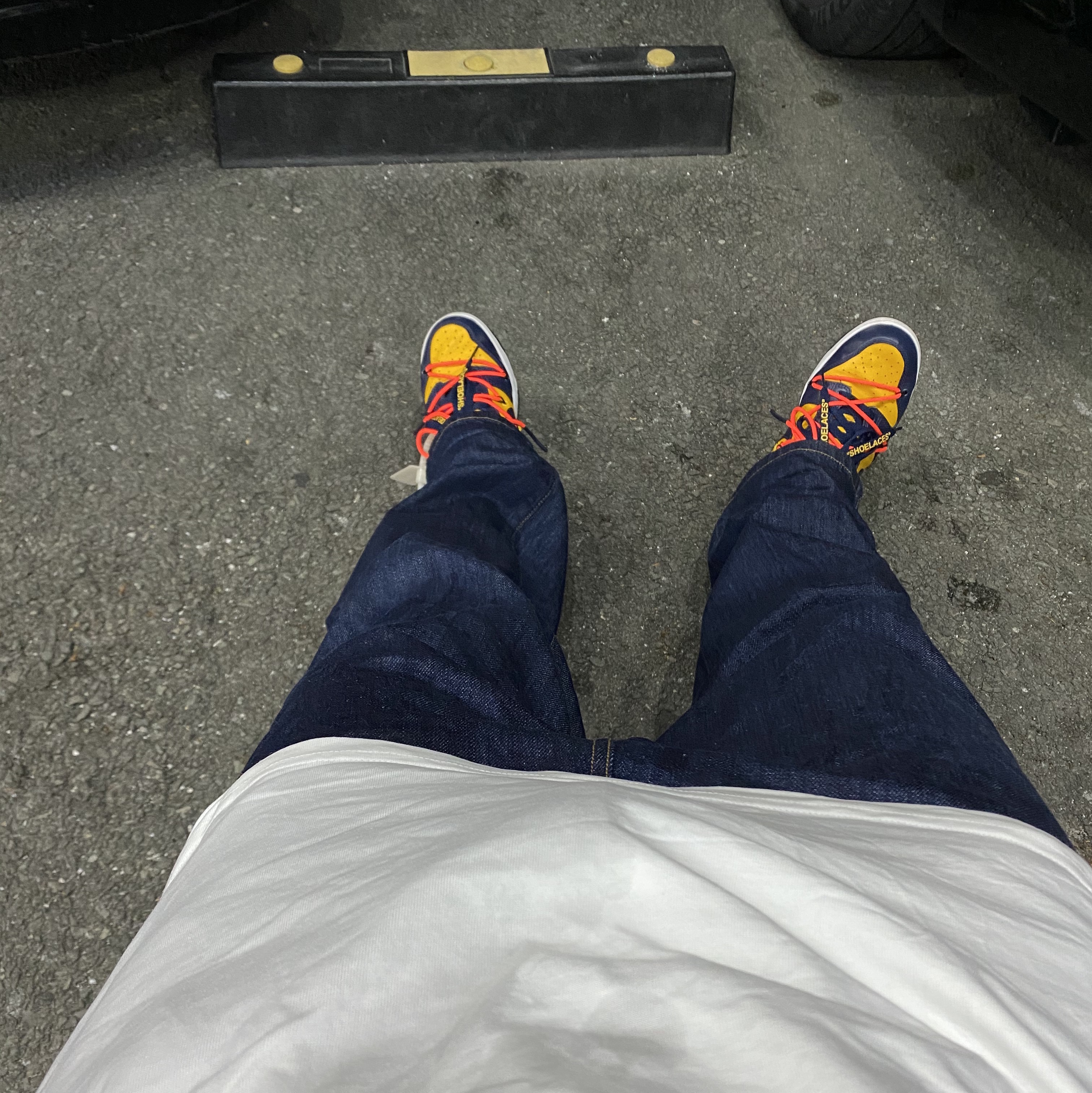 Nike x Off-White Dunk Low University Gold Midnight Navy 착용 스타일