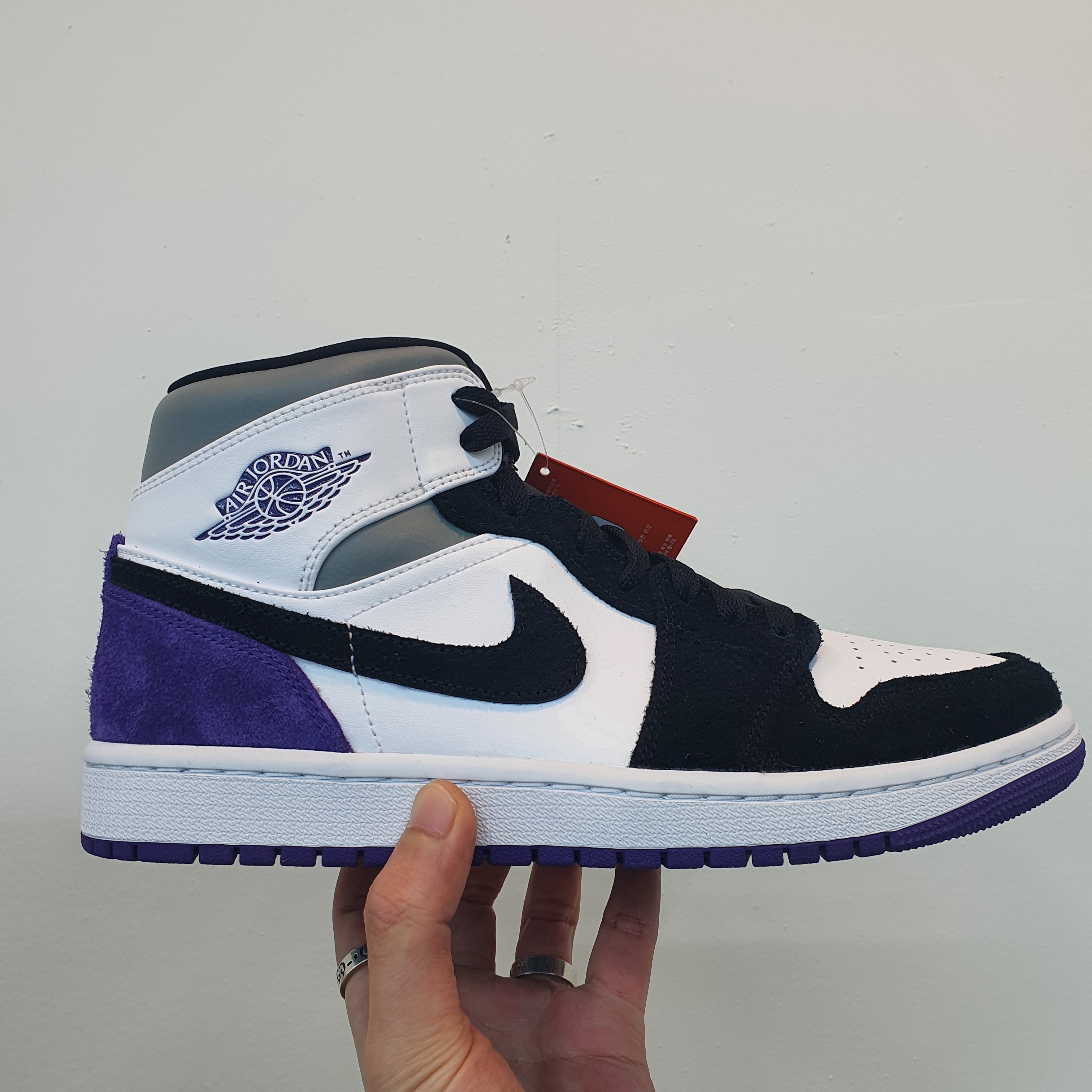Jordan 1 Mid SE Court Purple 착용 스타일