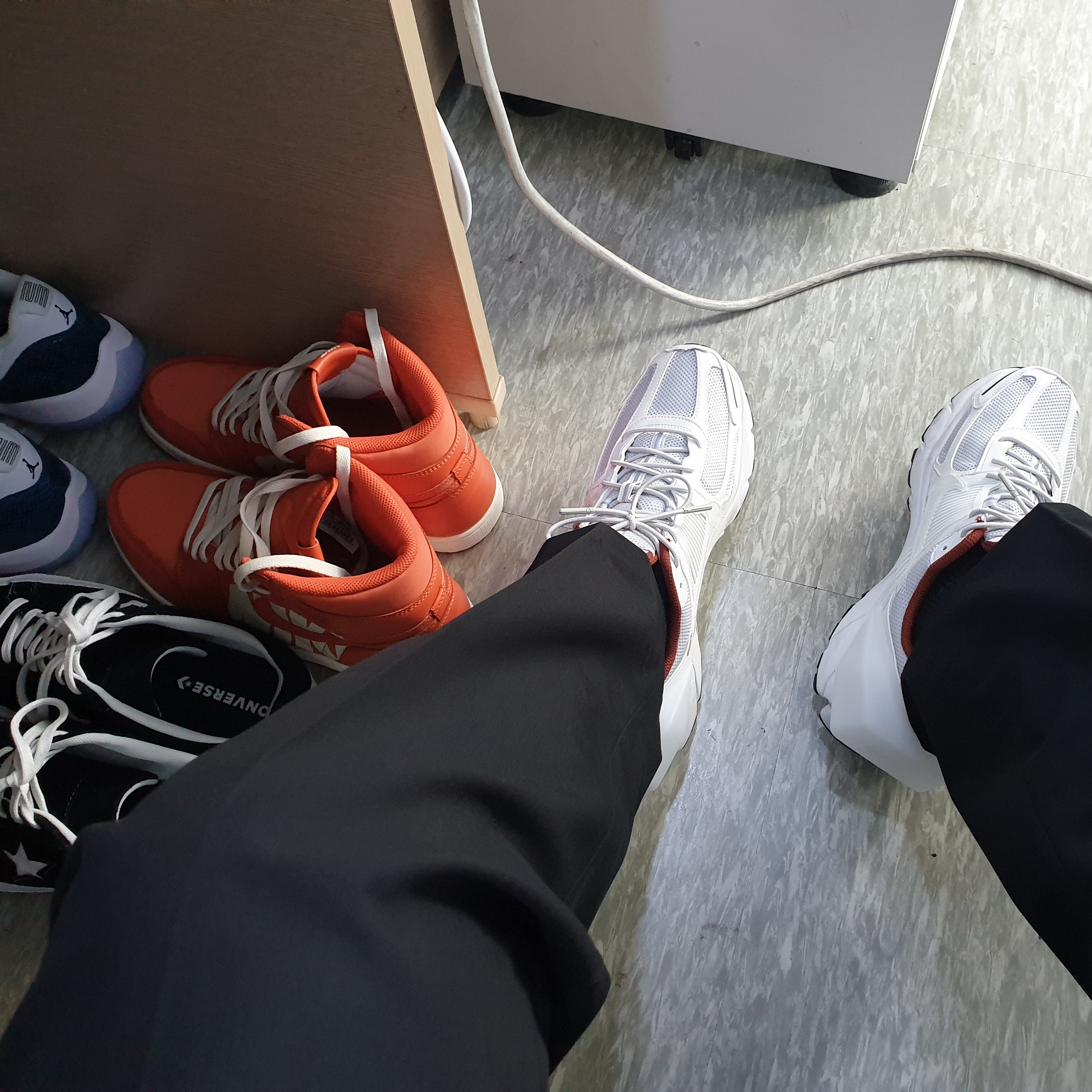 Nike x A-Cold-Wall Zoom Vomero 5 Sail, Jordan 1 Retro High Vintage Coral 착용 스타일