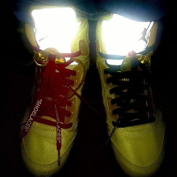 Jordan 5 x Off-White Retro SP Sail Fire Red 착용 스타일