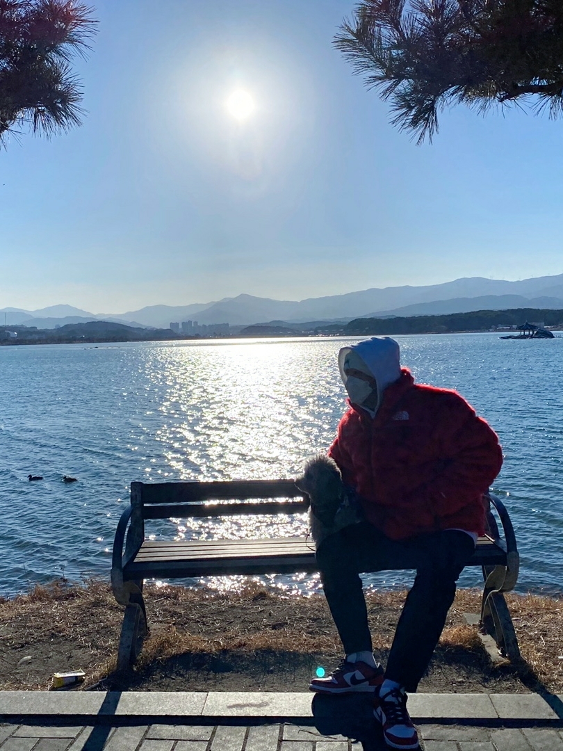 Supreme x The North Face Faux Fur Nuptse Jacket Red - 20FW, Jordan x Union Flying High Hooded Sweatshirt White 착용 스타일 - 3