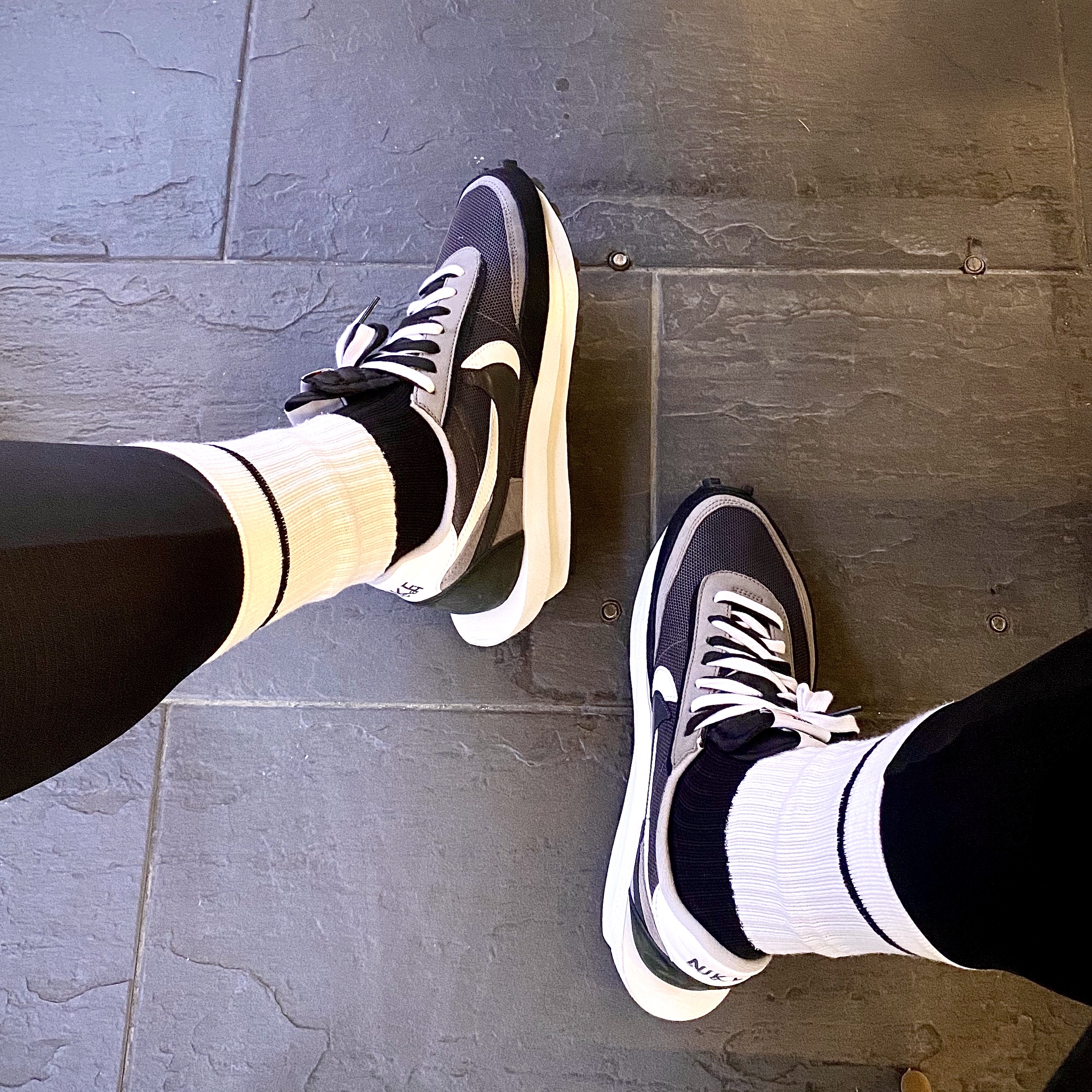 Nike x Sacai LDWaffle Black 착용 스타일
