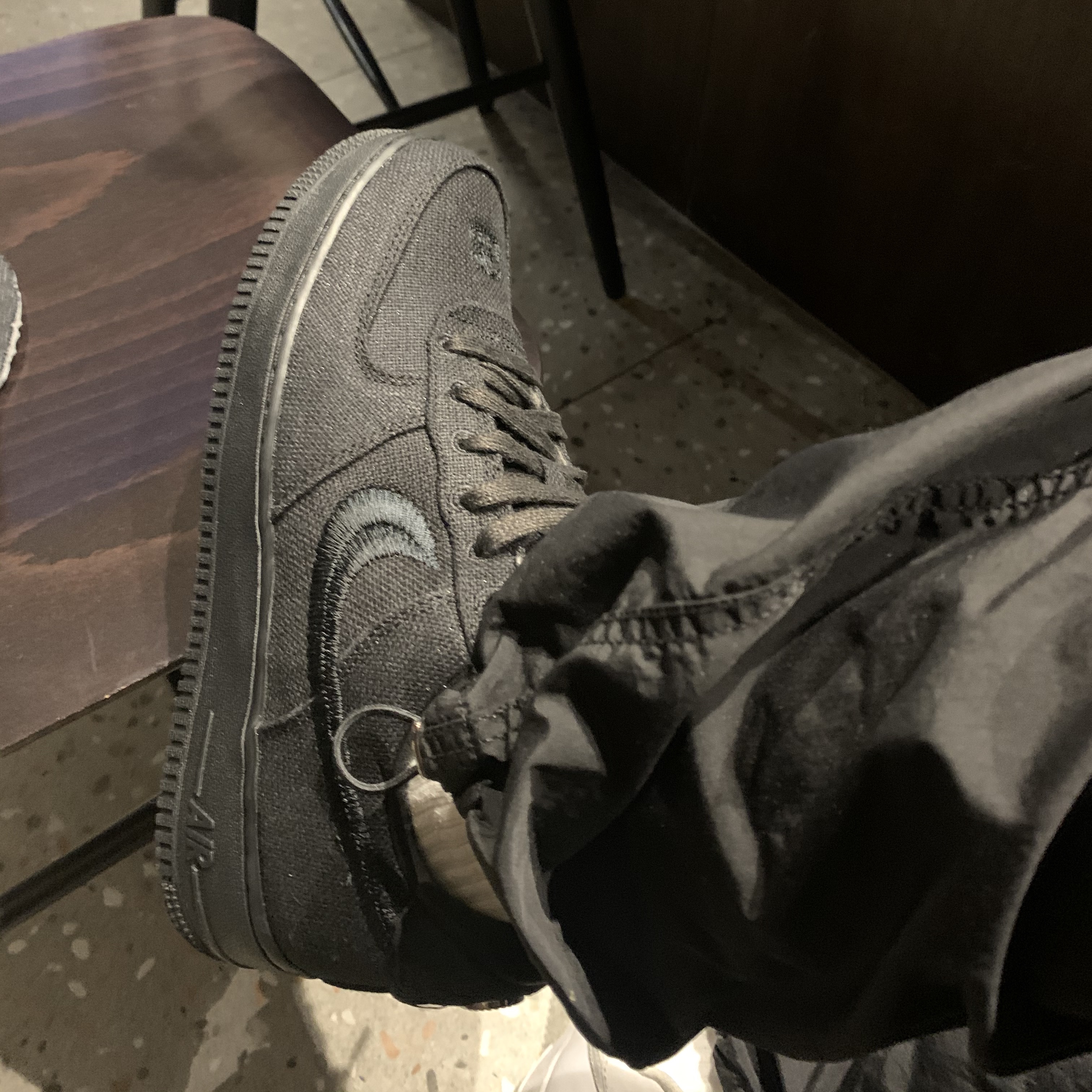 Nike x Stussy Air Force 1 Low Triple Black 착용 스타일