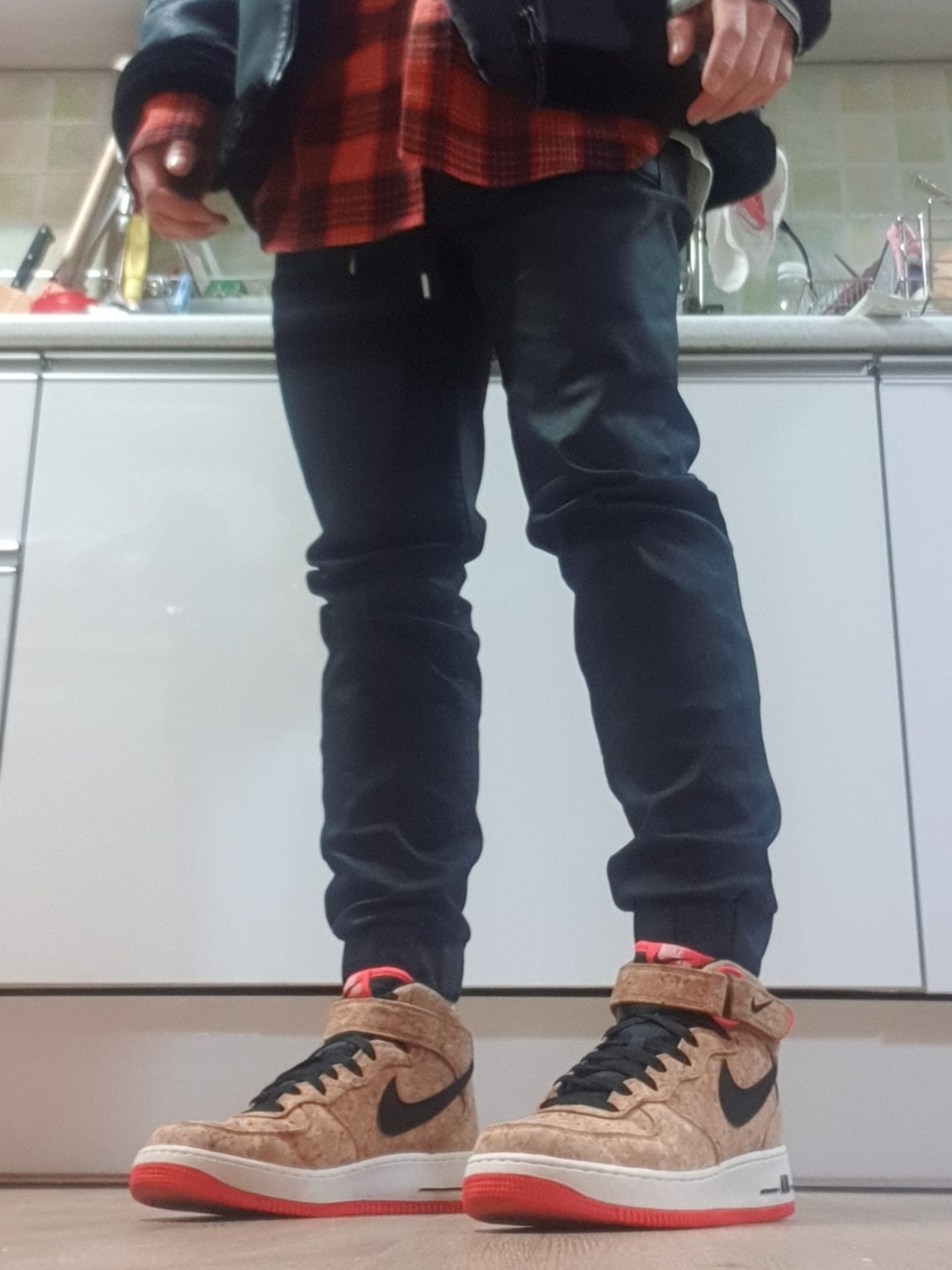 Nike Air Force 1 Mid Cork 착용 스타일