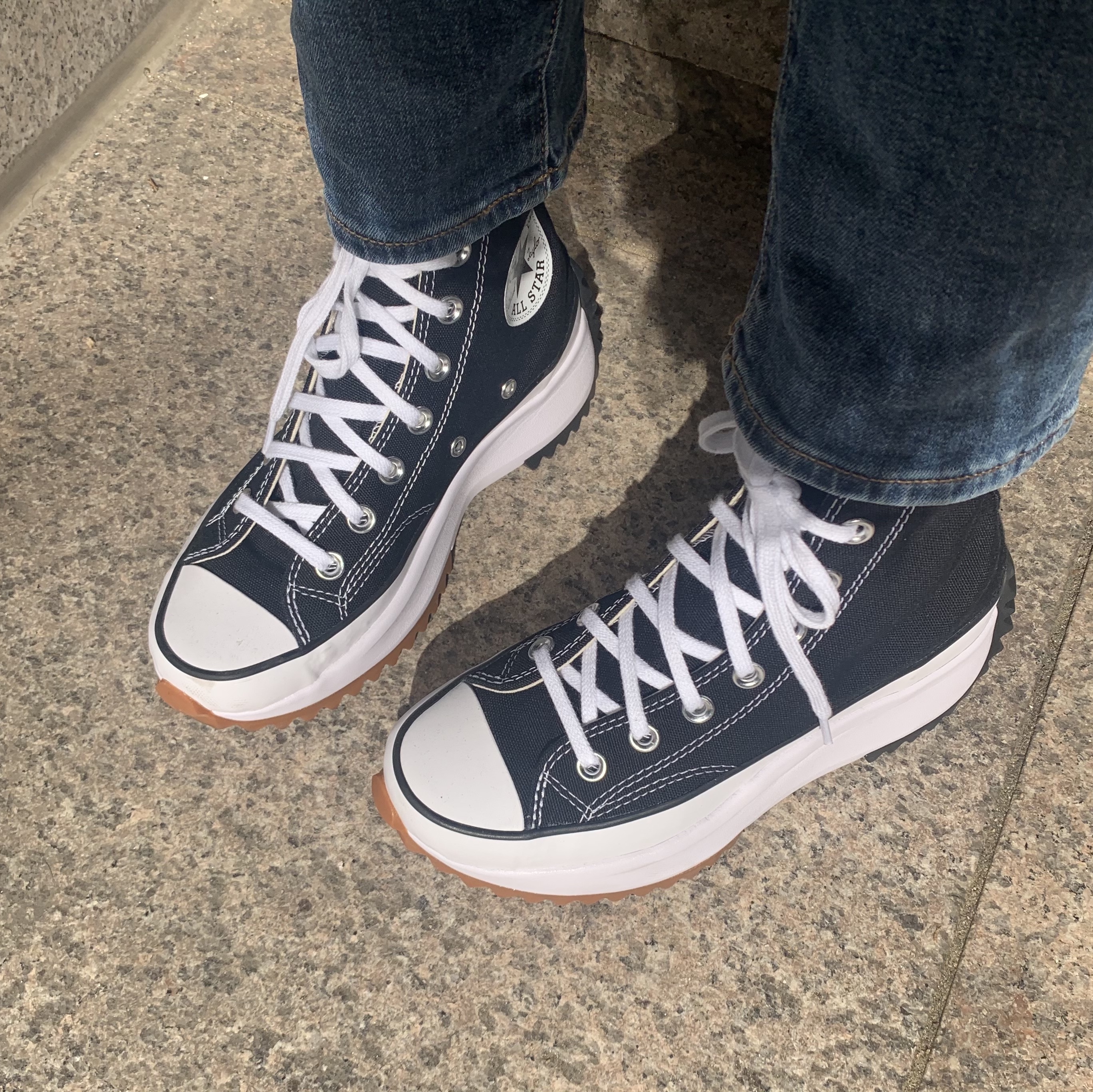 Converse Run Star Hike Hi Black White Gum 착용 스타일