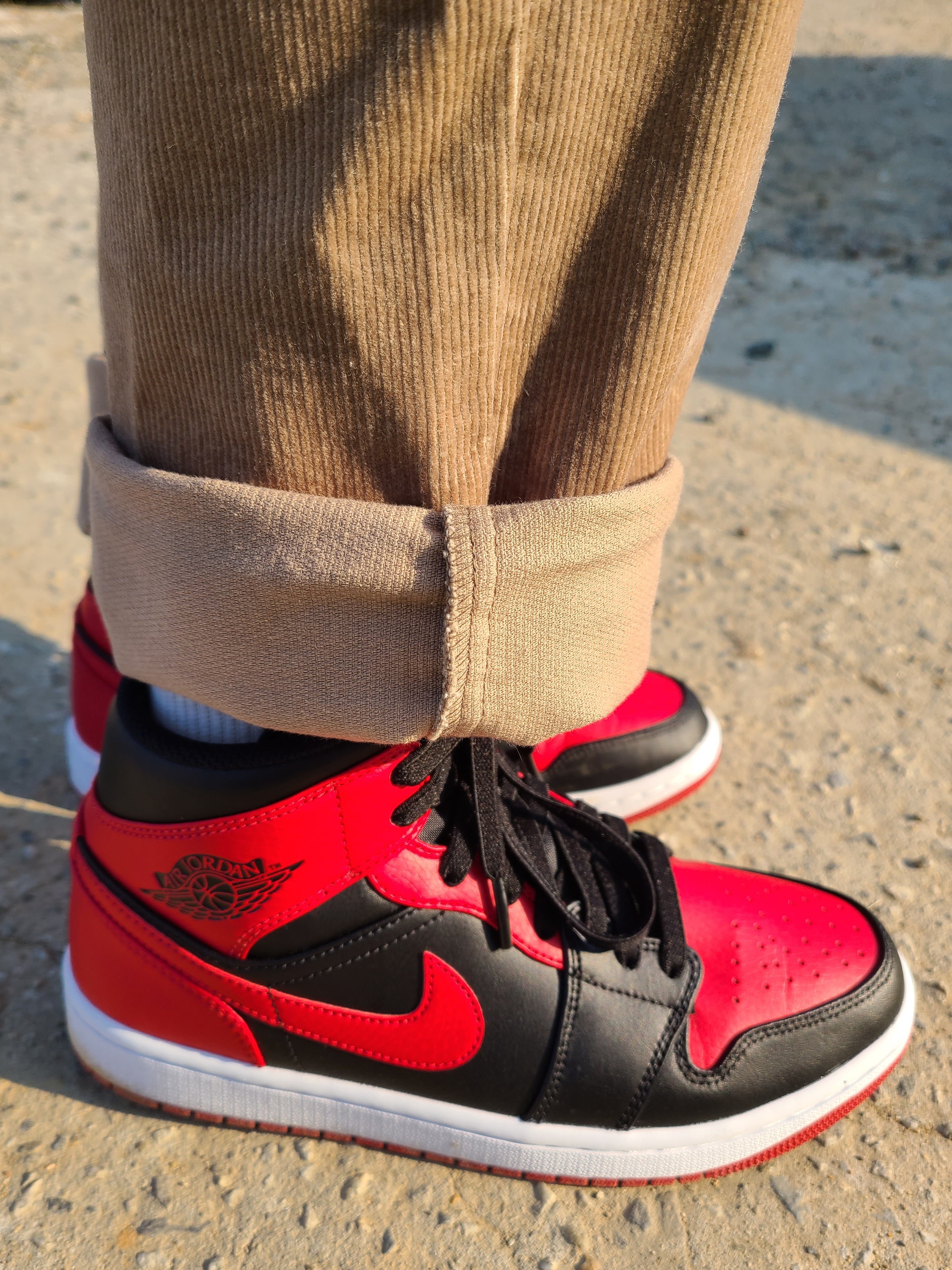 Nike M NRG Hoodie Red, Jordan 1 Mid Bred Banned 2020 착용 스타일 - 2