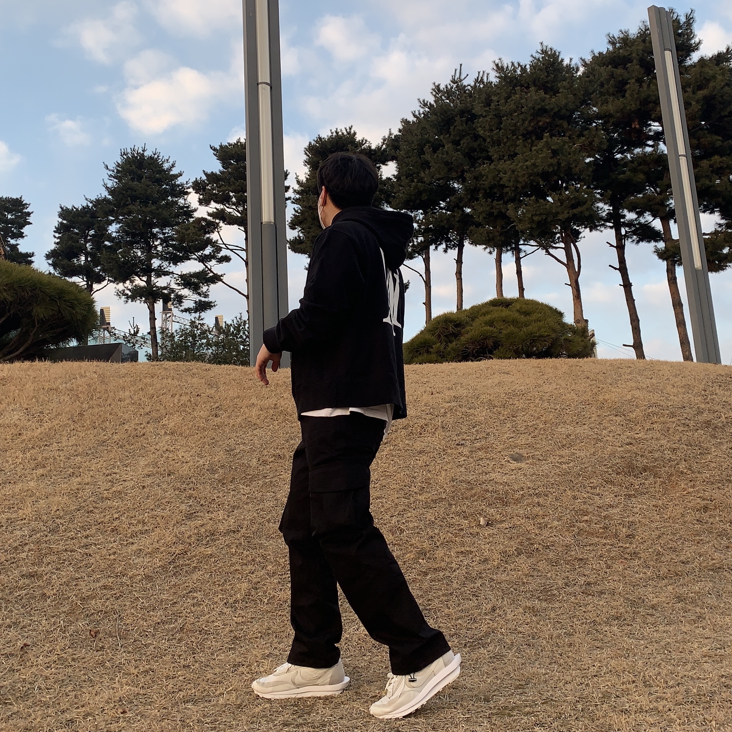 Nike x Sacai LDWaffle White Nylon 착용 스타일