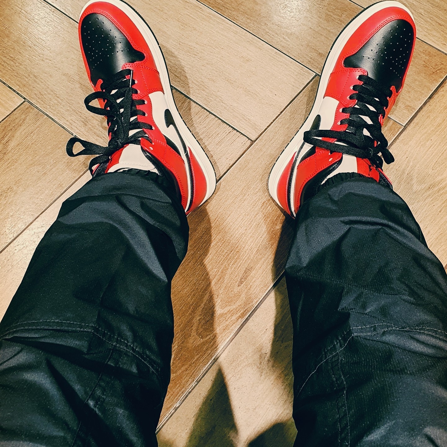 Jordan 1 Mid Chicago Black Toe 착용 스타일