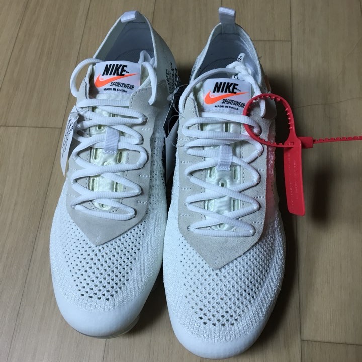 Nike x Off-White Air VaporMax V2 White, Nike x Off-White Air VaporMax V2 Black 착용 스타일 - 1